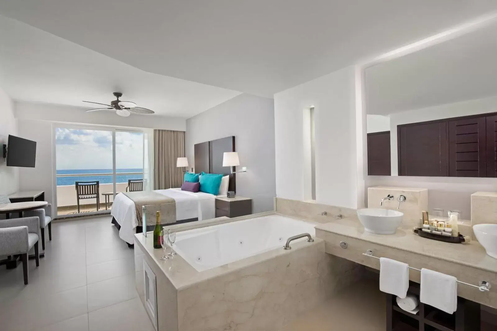 Photo of the whole room, Bathroom in Ventus at Marina El Cid Spa & Beach Resort - All Inclusive