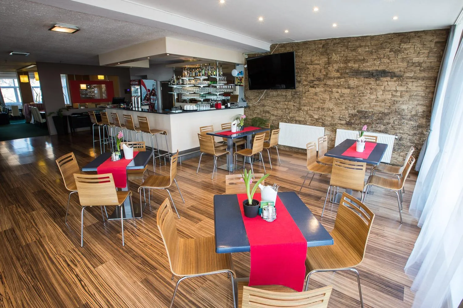 Restaurant/places to eat in A-Sport Hotel