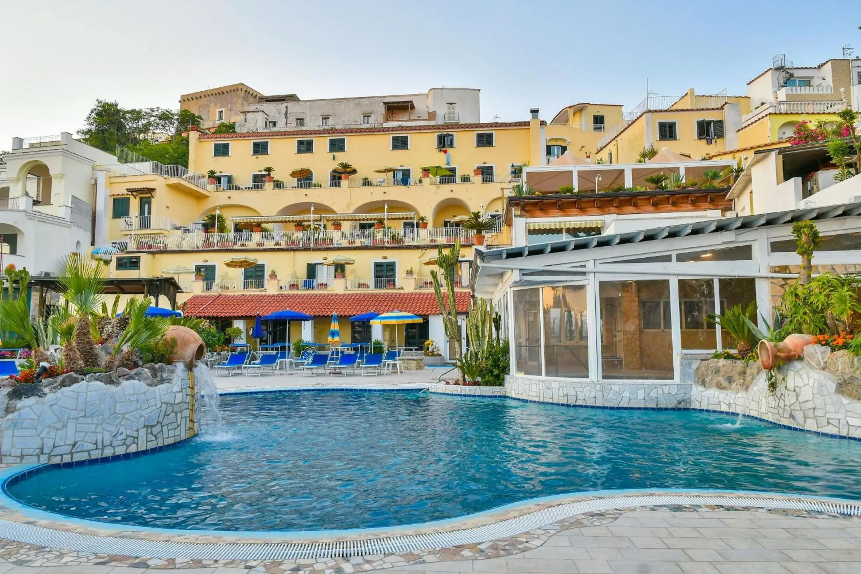 Property Building in Hotel Terme Saint Raphael