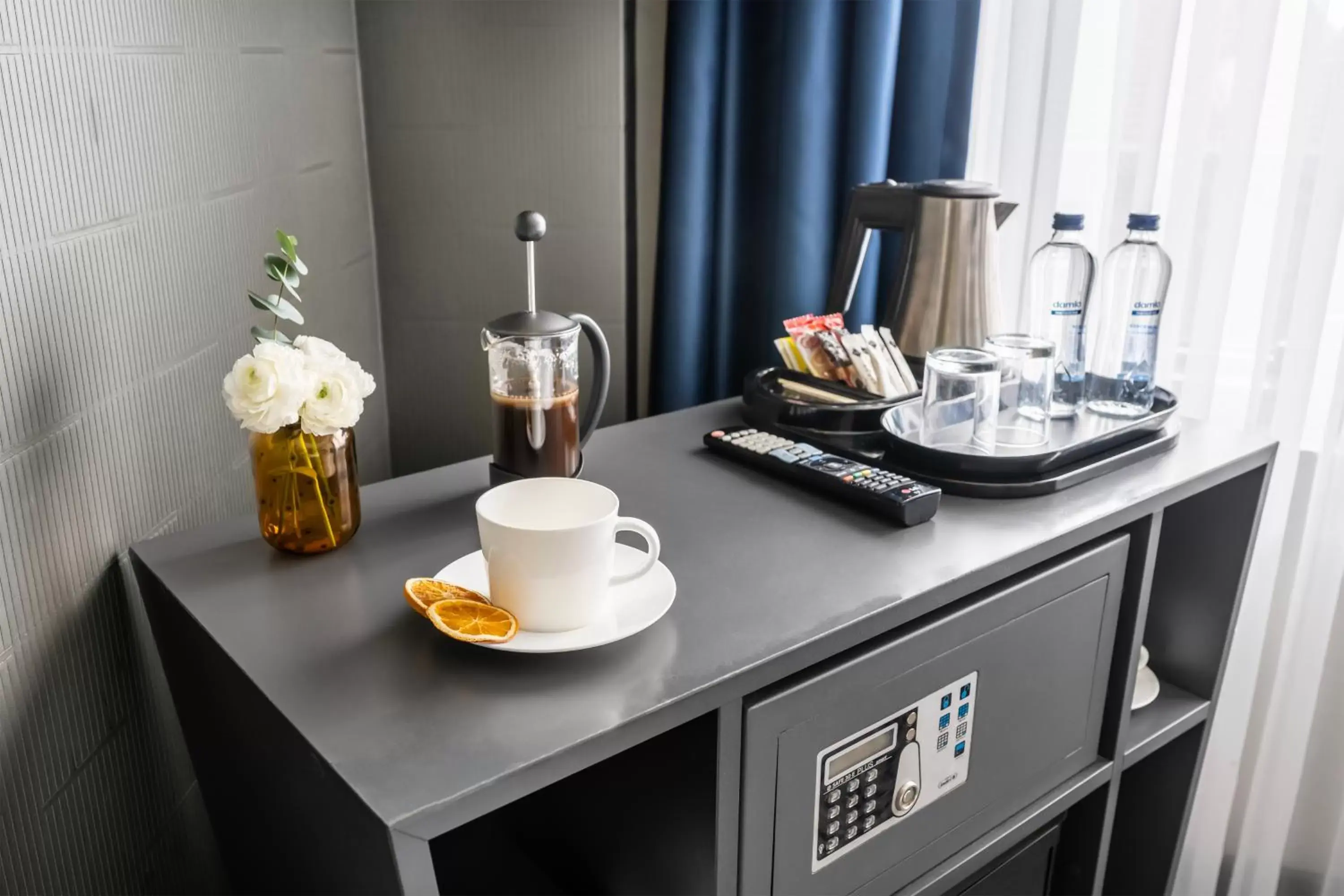 Coffee/tea facilities in Misa Hotel