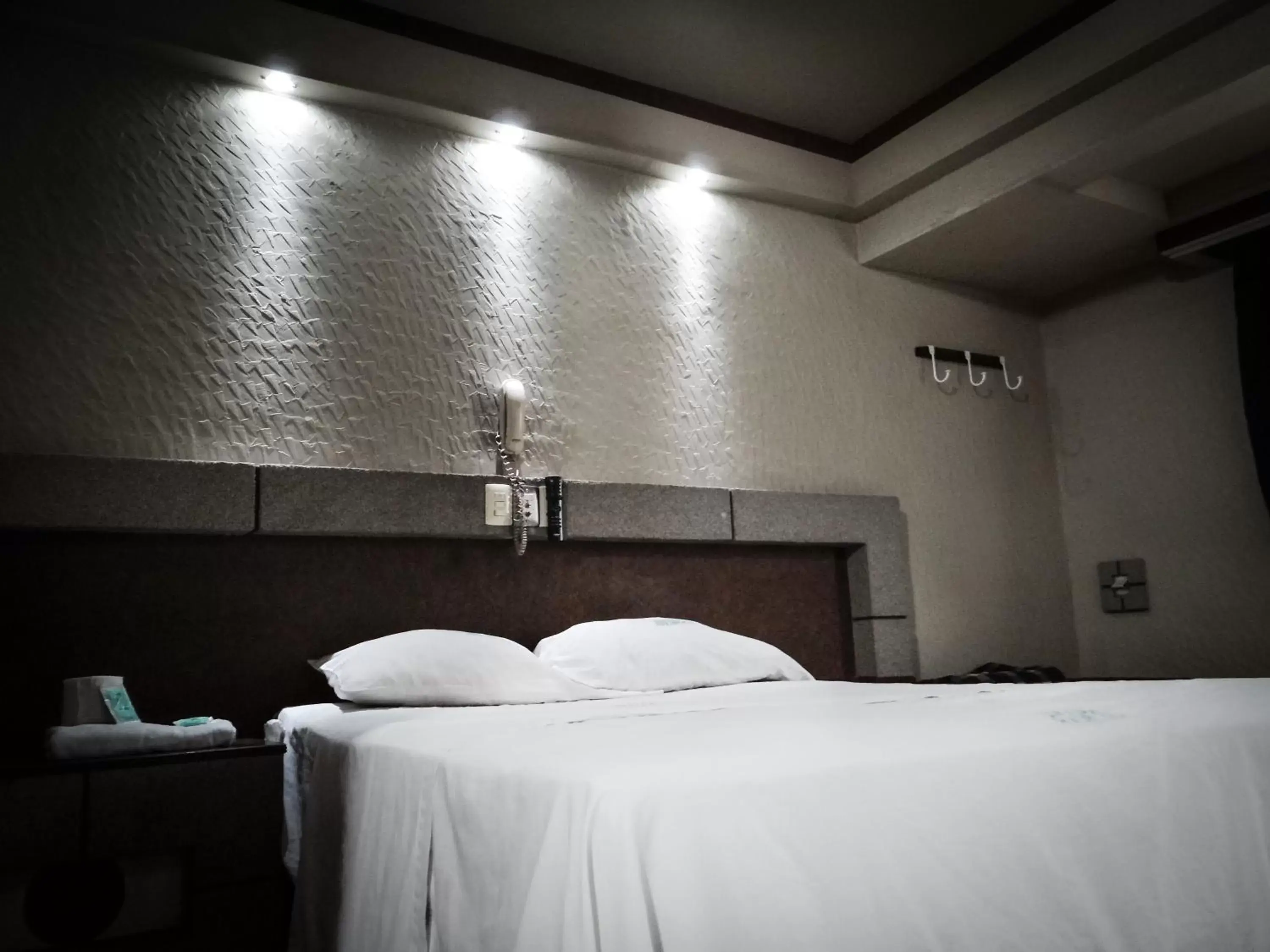 Bed in Silmar Hotel/Motel