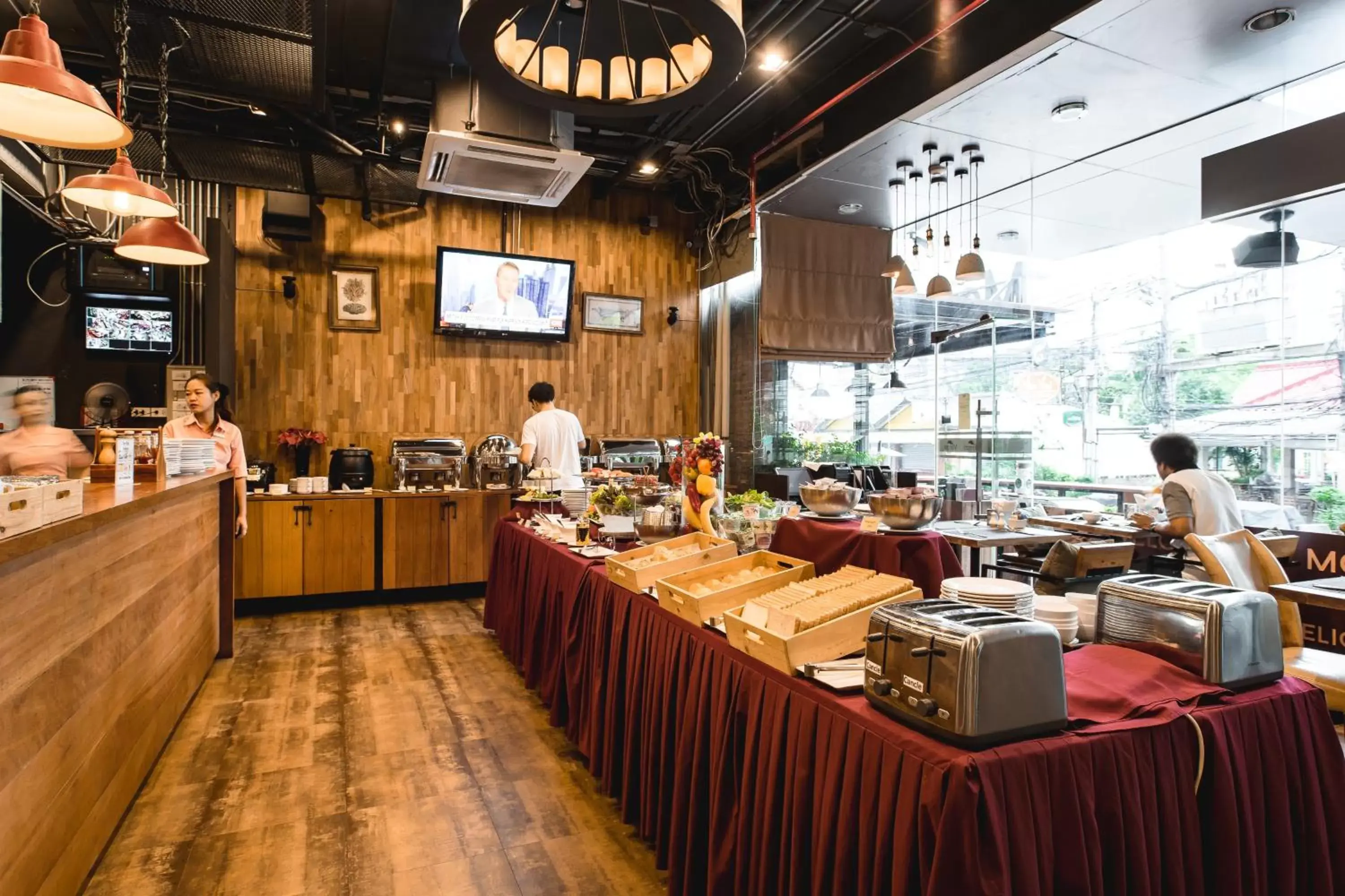 Restaurant/Places to Eat in Adelphi Suites Bangkok - SHA Extra Plus