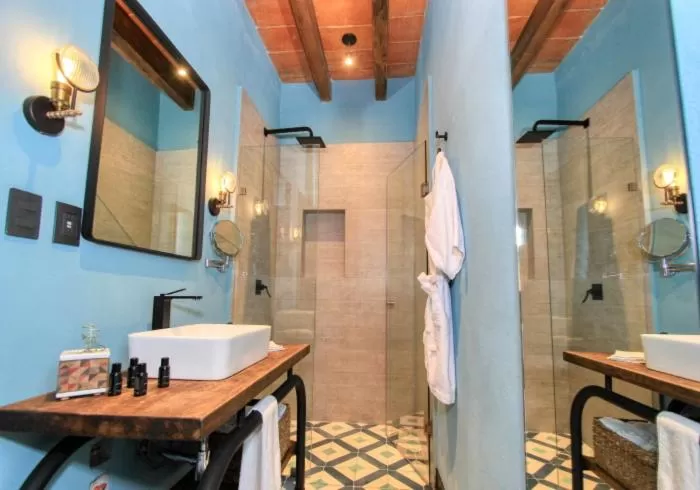 Antigua Trece Hotel Fusión