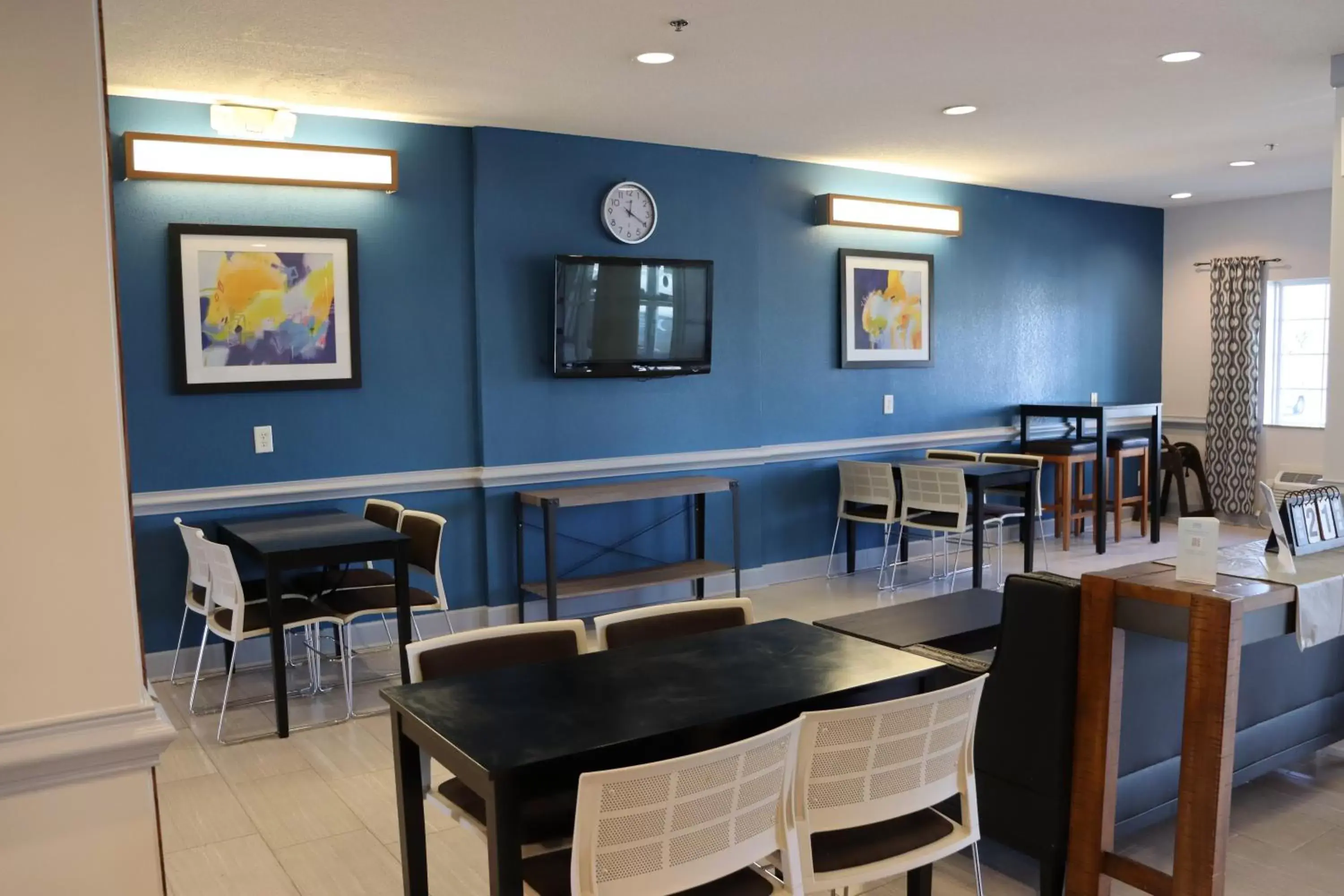 Restaurant/Places to Eat in Microtel Inn & Suites by Wyndham Columbus Near Fort Moore