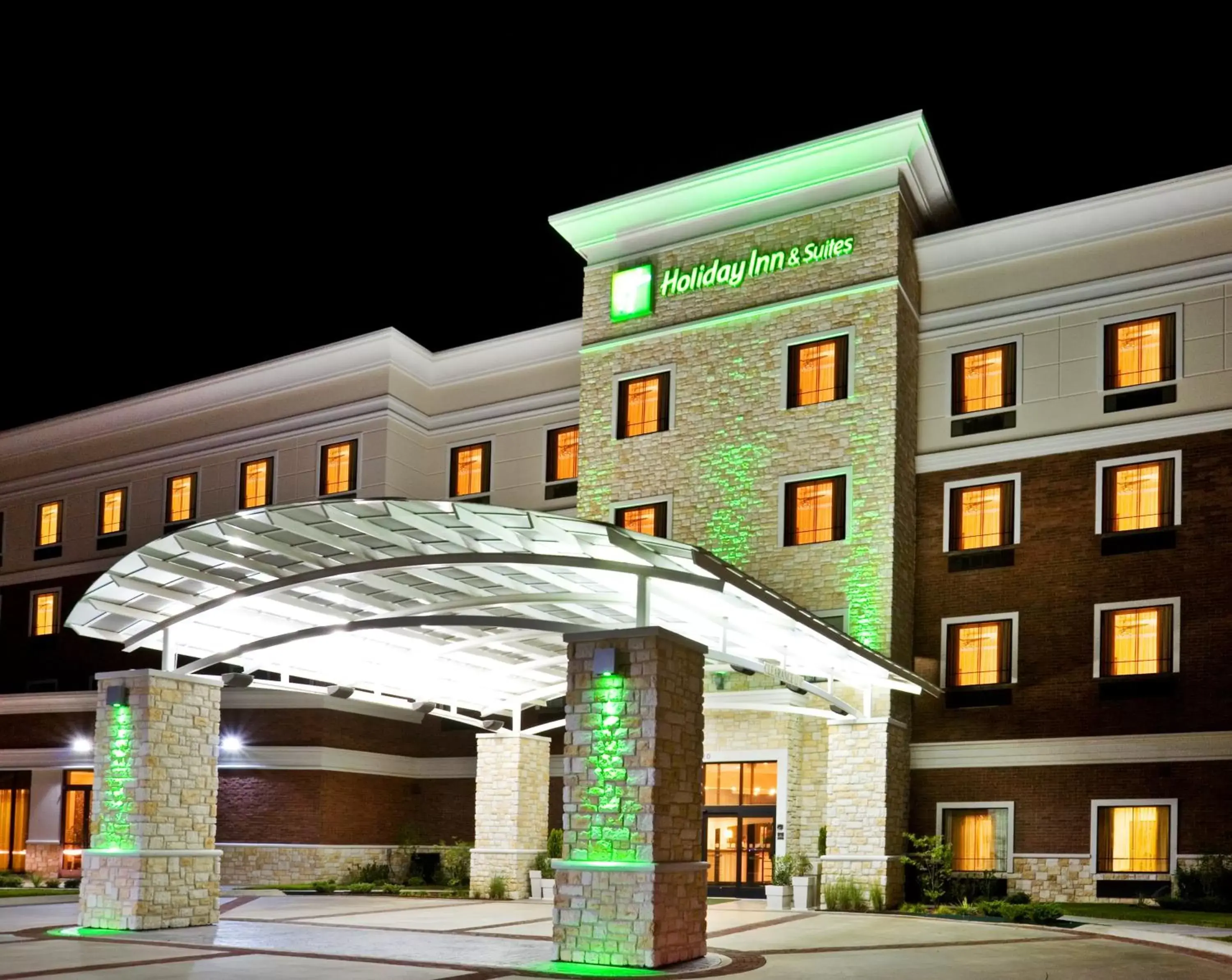 Property Building in Holiday Inn & Suites McKinney - N Allen, an IHG Hotel