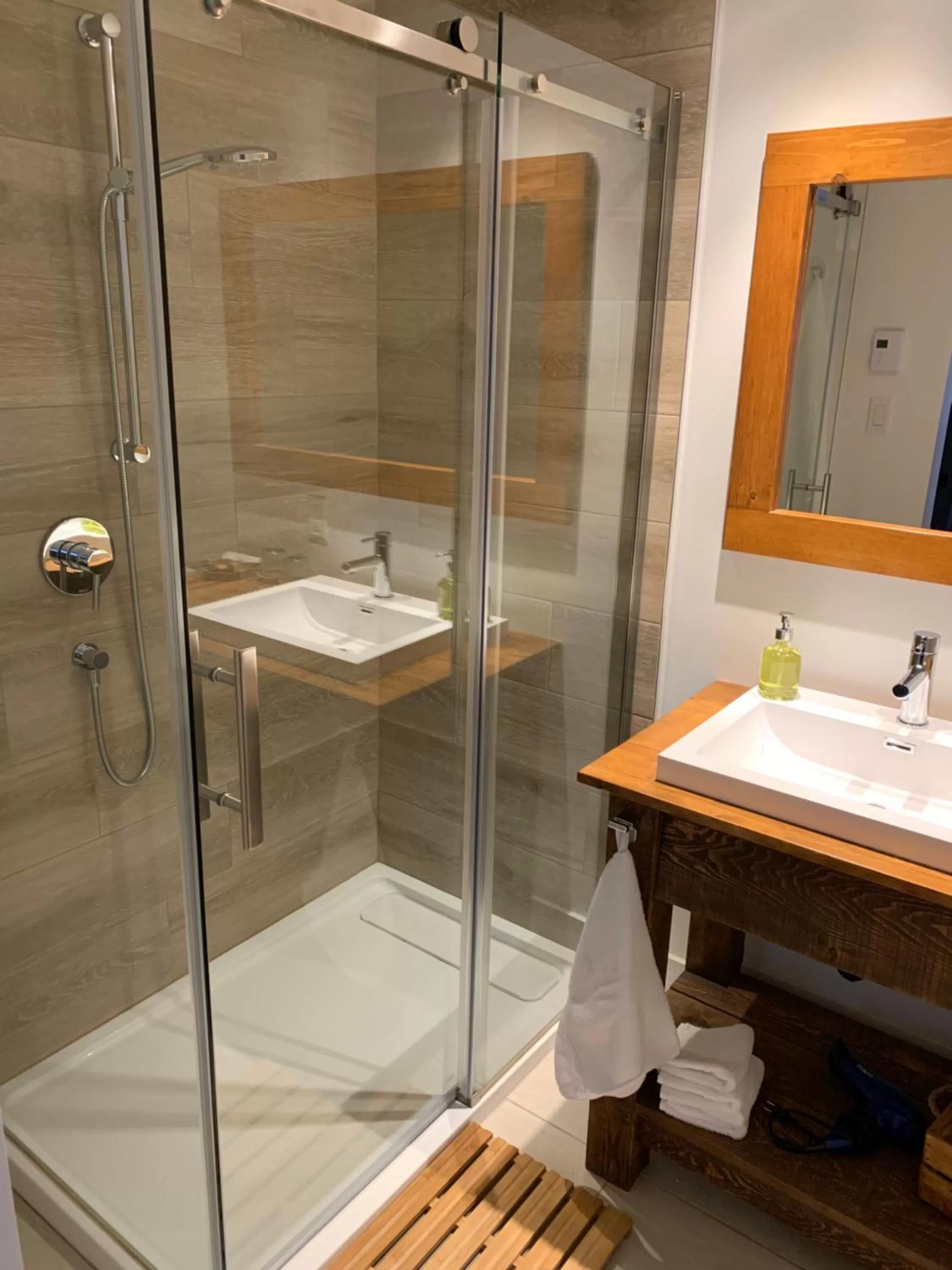 Bathroom in Restaurant et Gite Les Passionnés