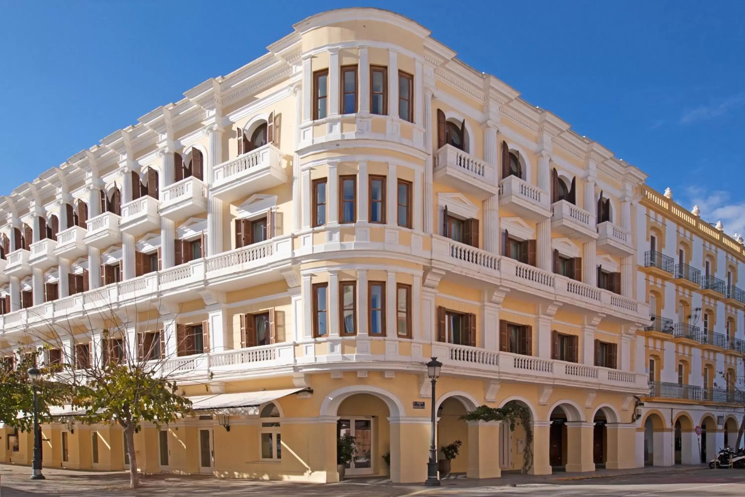 Property Building in Montesol Experimental Ibiza