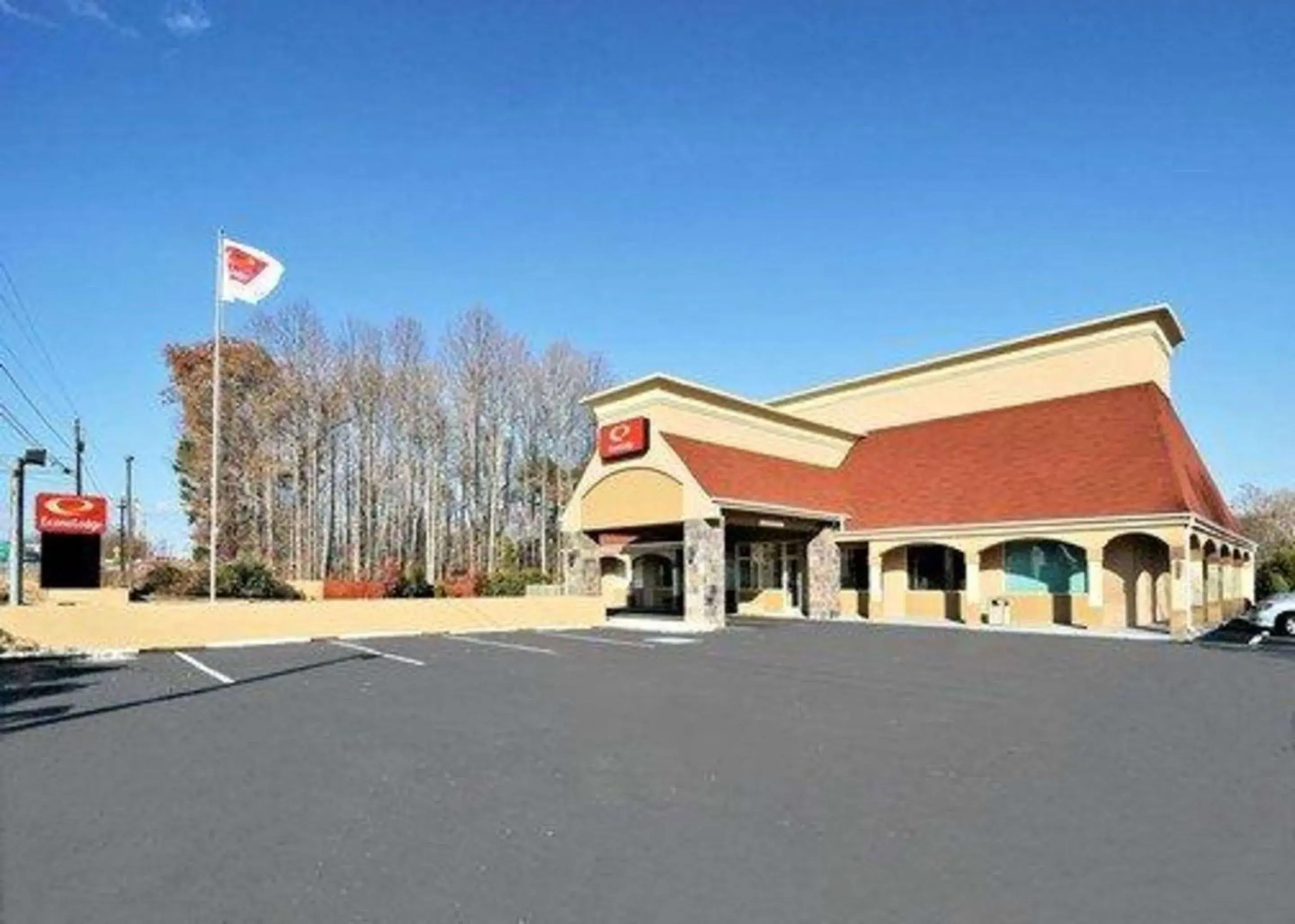 Property Building in Econo Lodge Salisbury