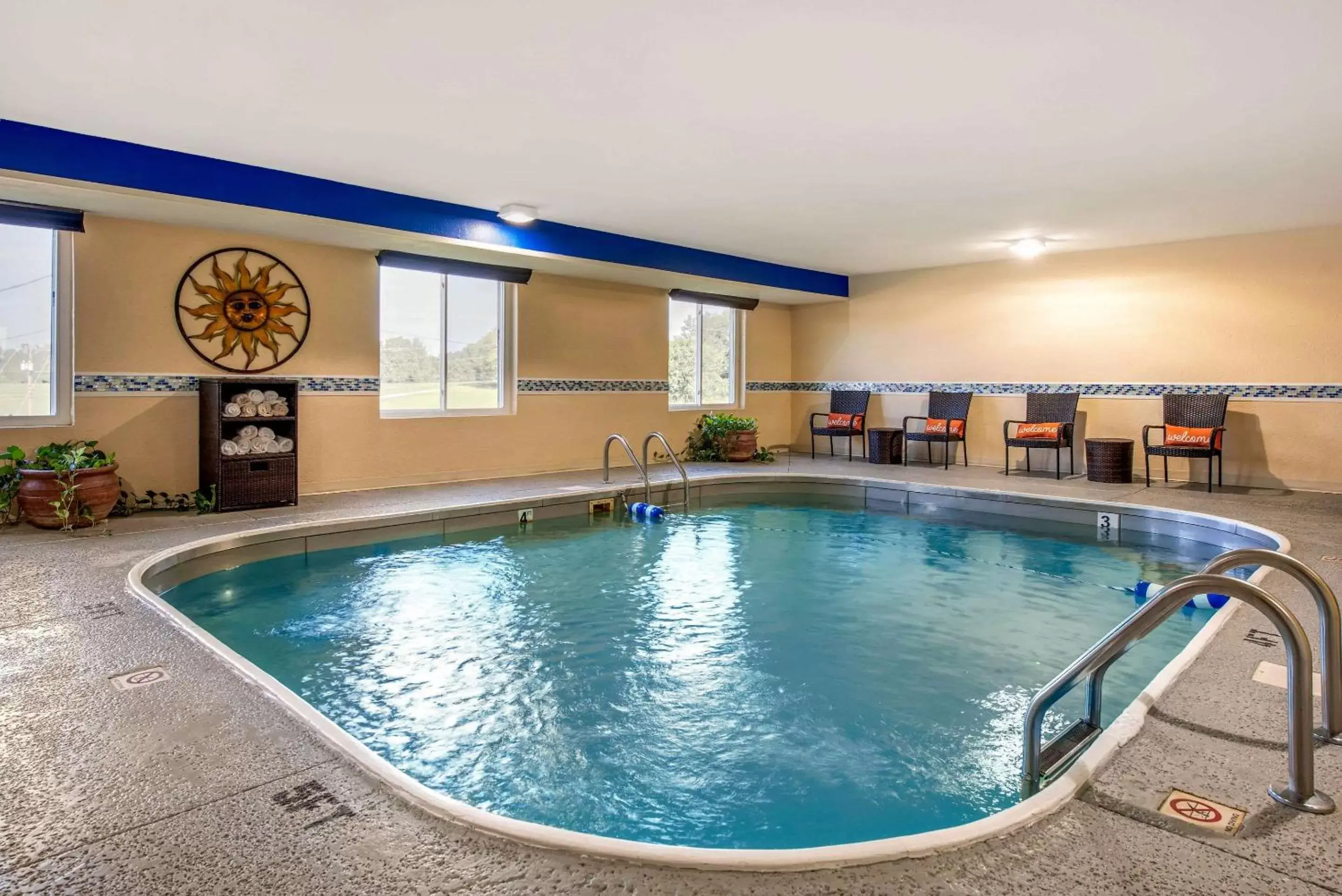 Swimming Pool in Quality Inn & Suites