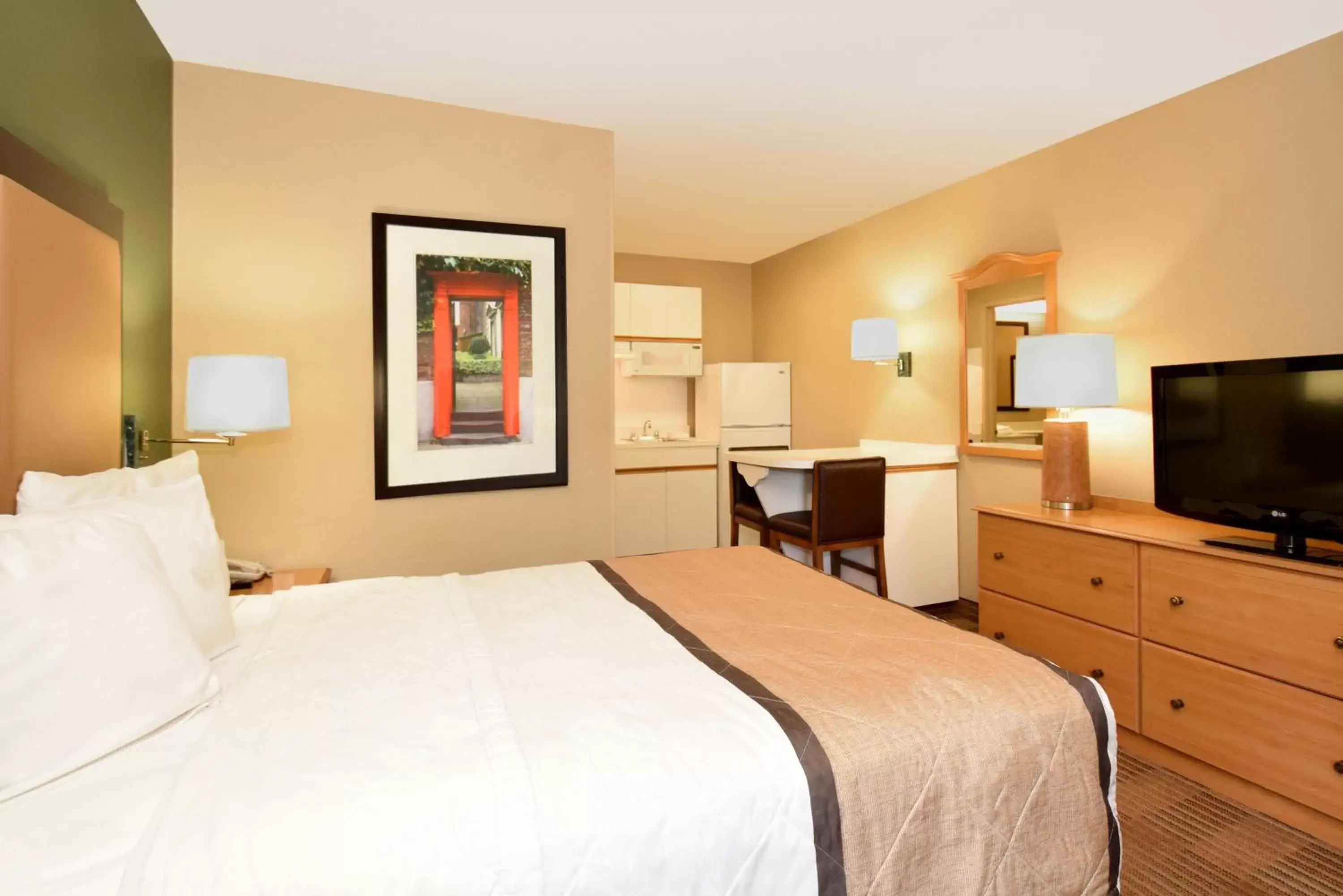 TV and multimedia, Bed in Extended Stay America Suites - Atlanta - Cumberland Mall