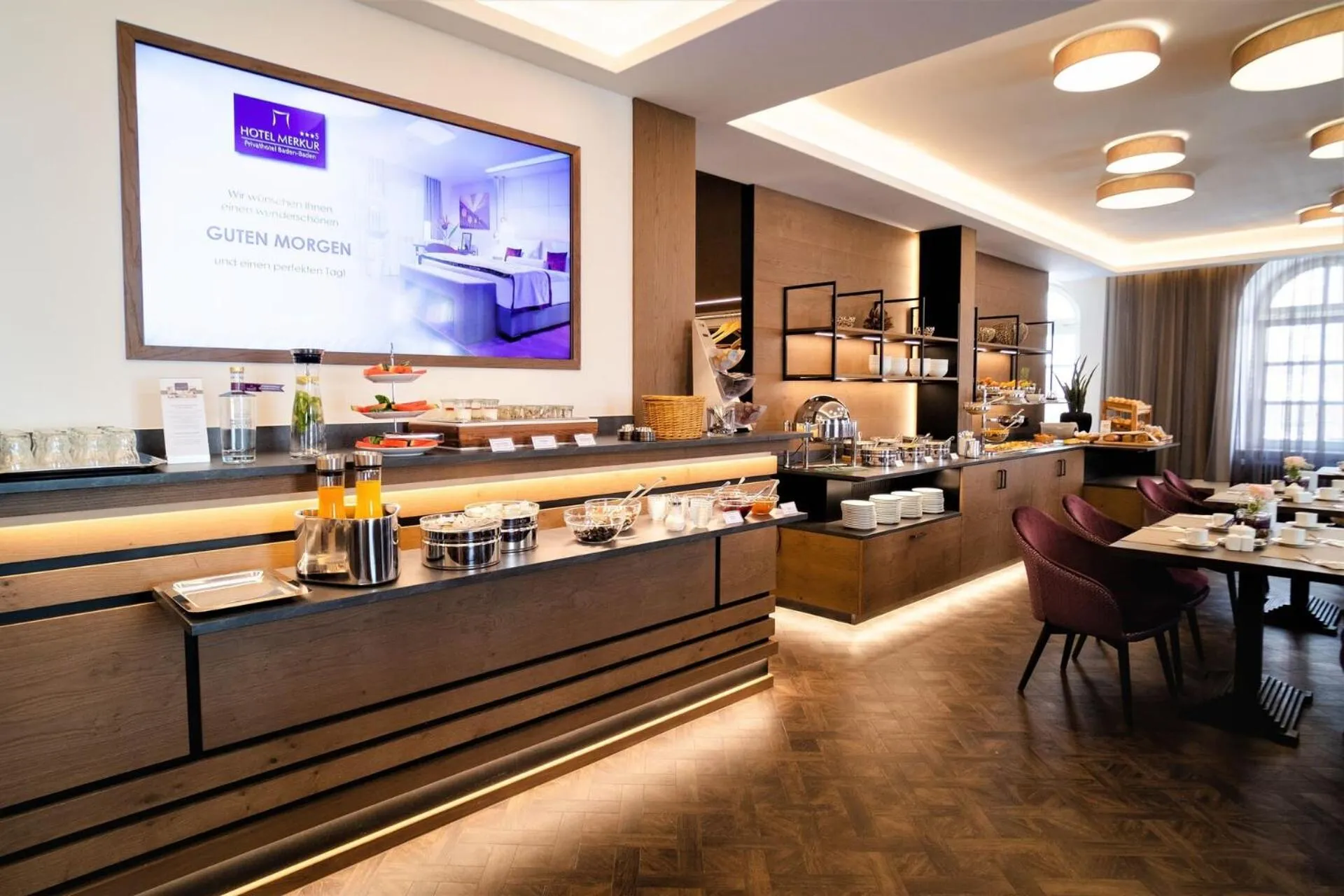 Restaurant/places to eat in Hotel Merkur - Superior