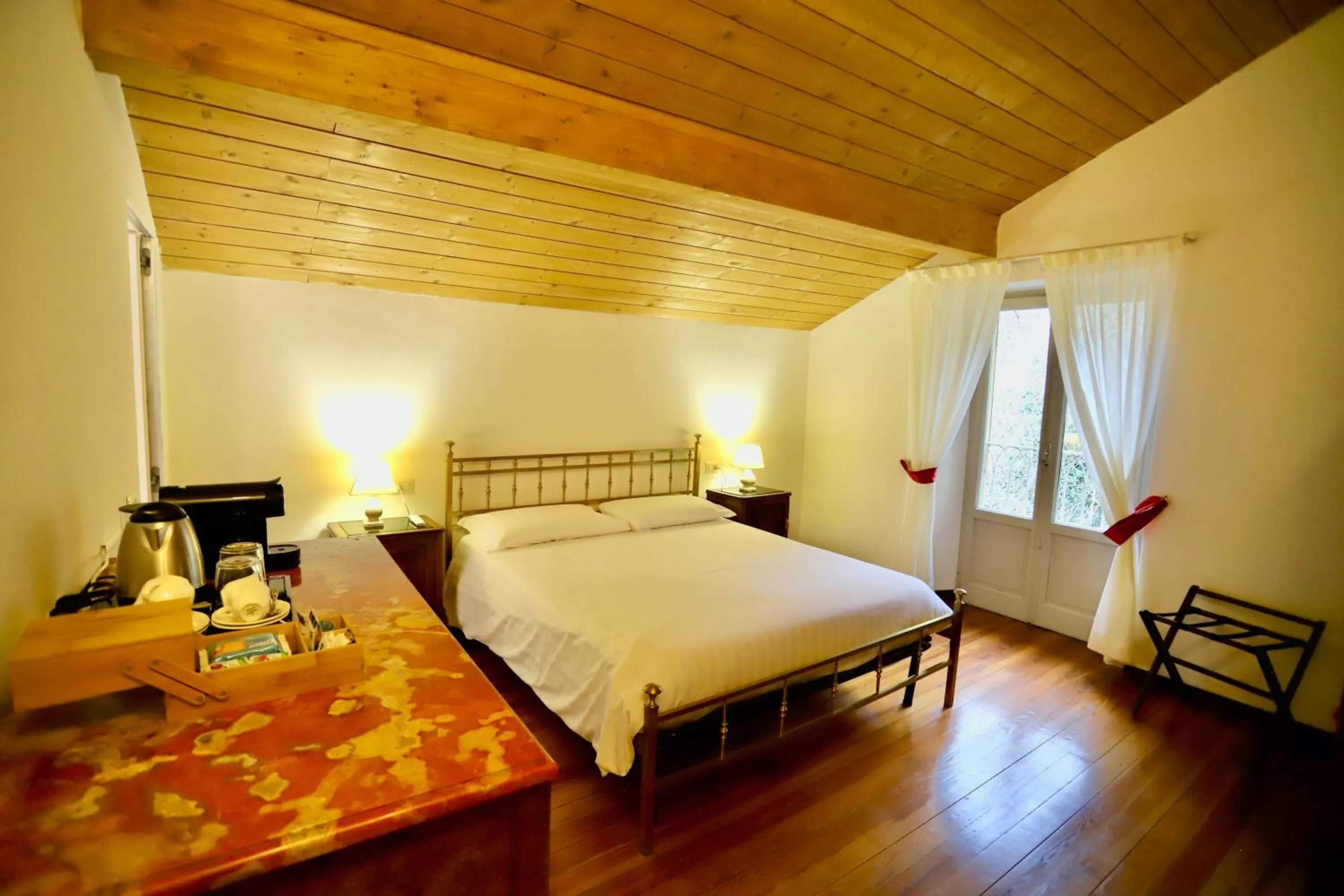 Bedroom, Bed in La Villa del Lago