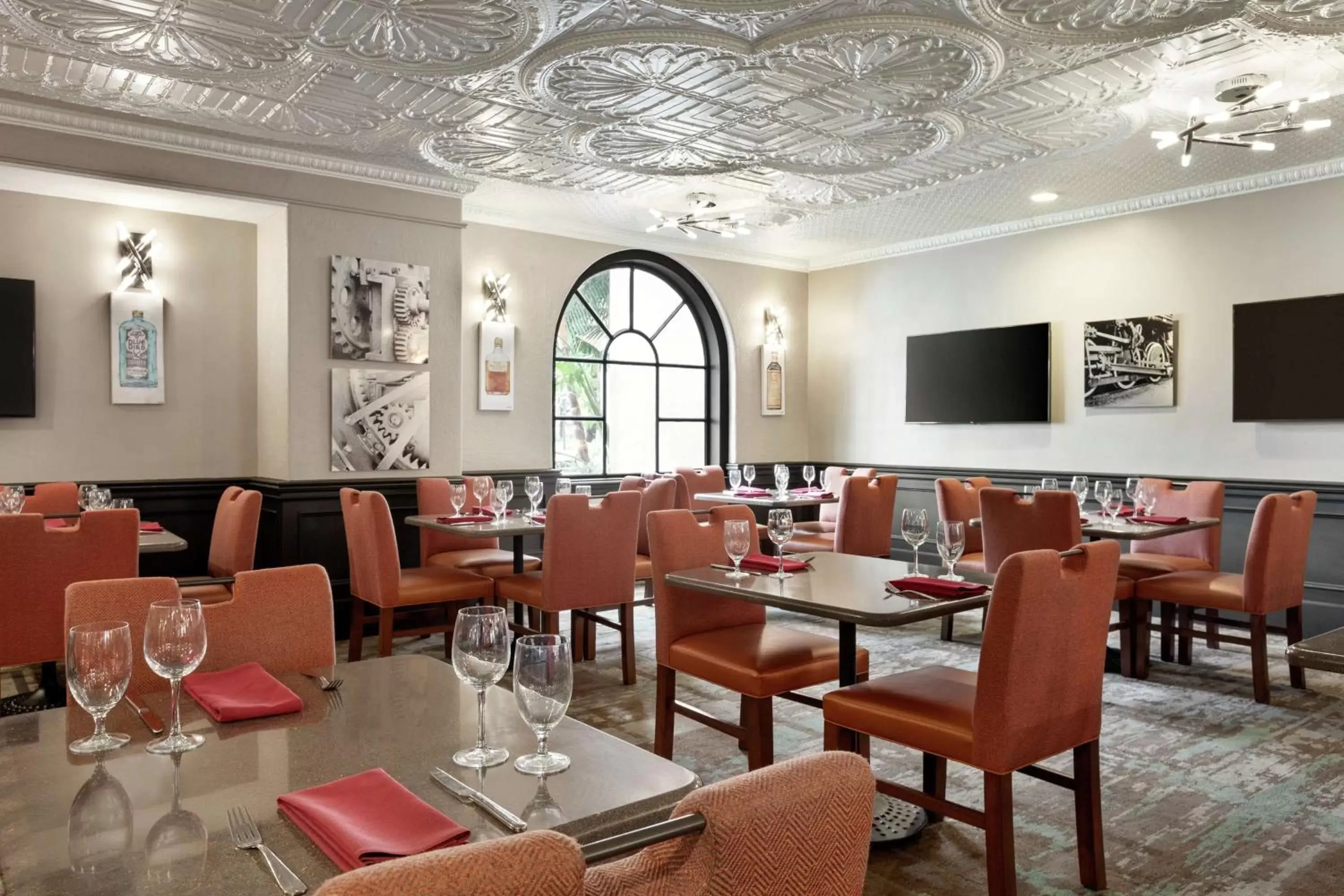 Restaurant/places to eat in Embassy Suites by Hilton Santa Ana Orange County Airport Restaurant/places to eat in Embassy Suites by Hilton Santa Ana Orange County Airport