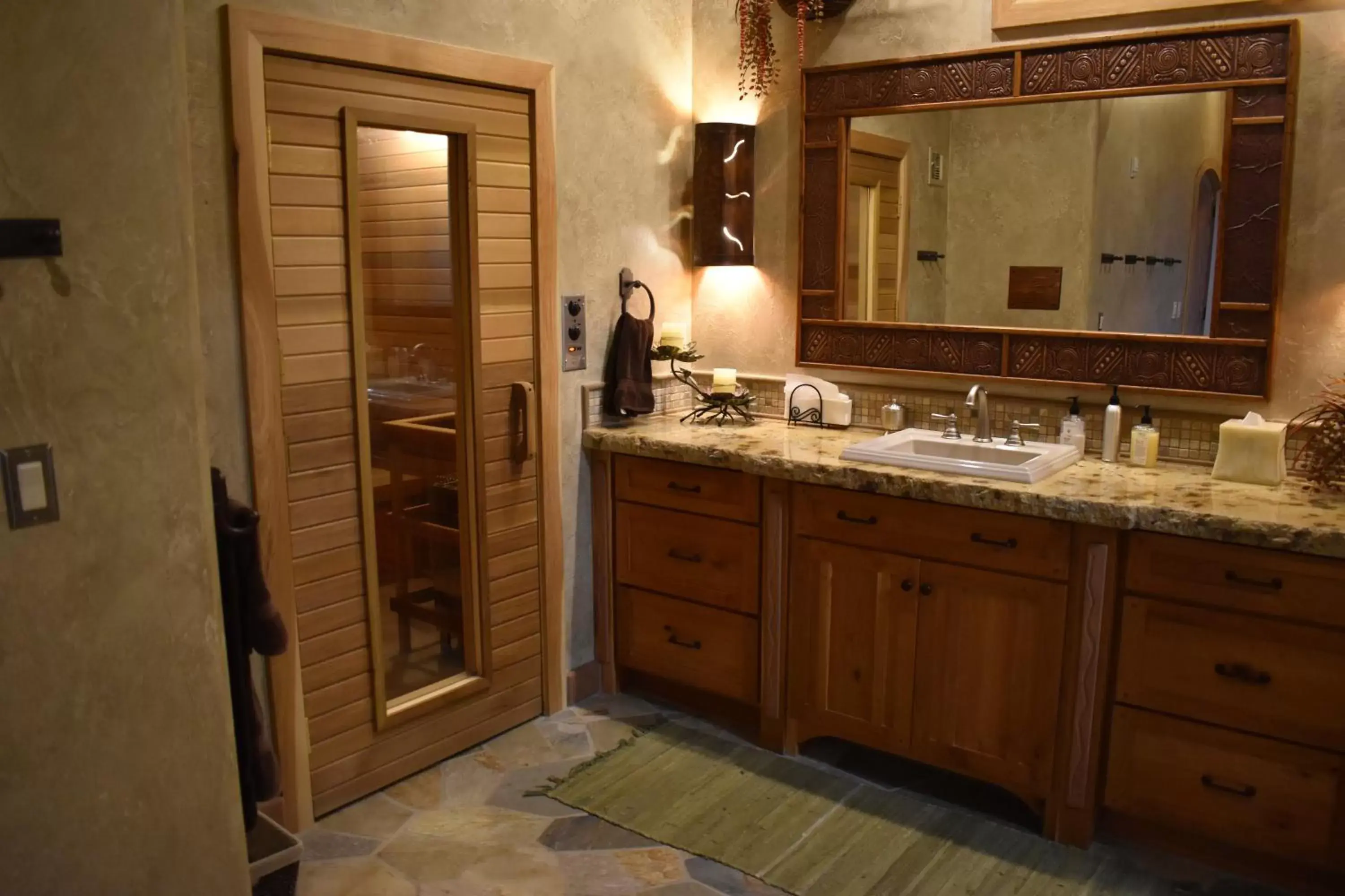 Bathroom in Cougar Ridge