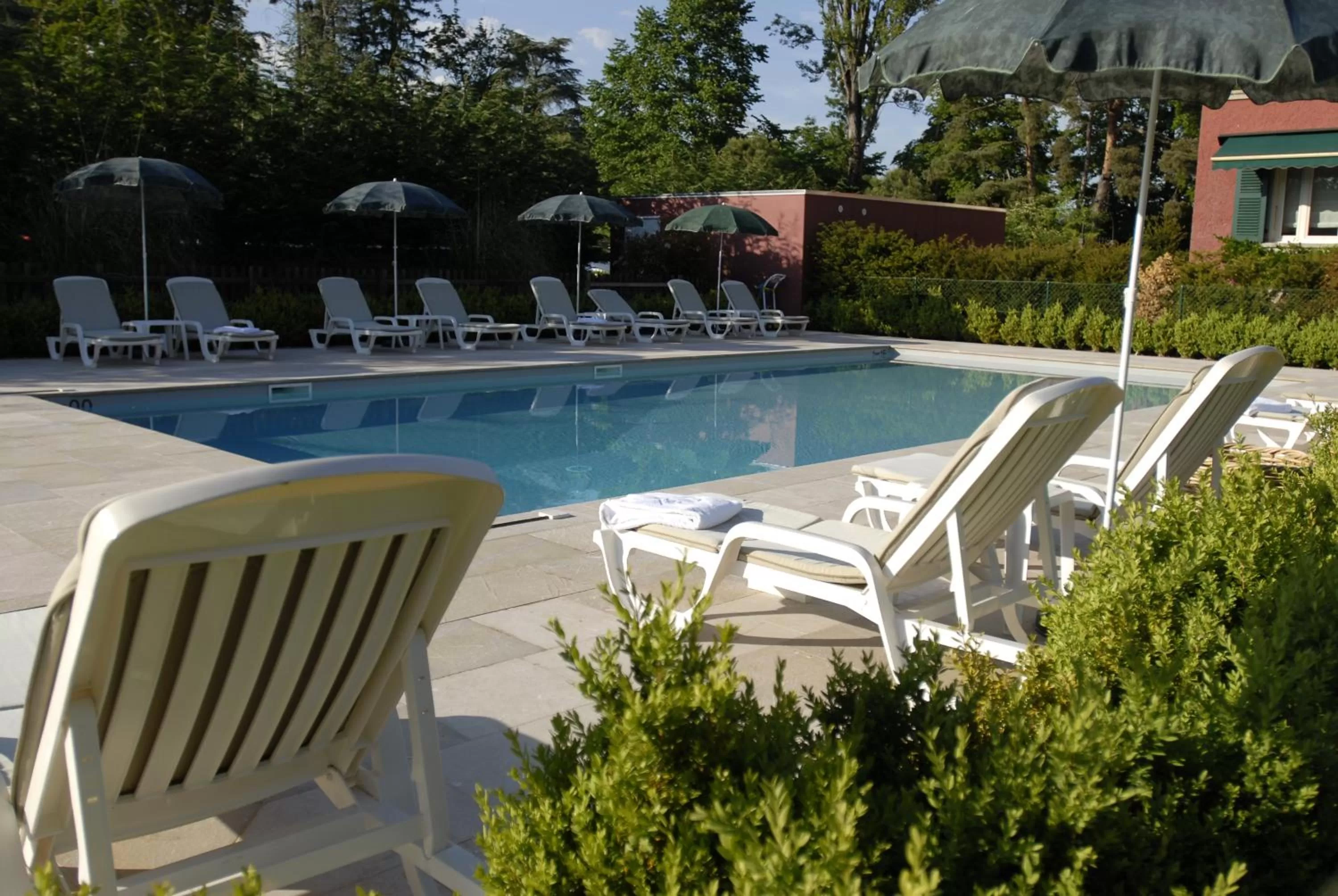 Swimming pool in Hotel La Barcarolle