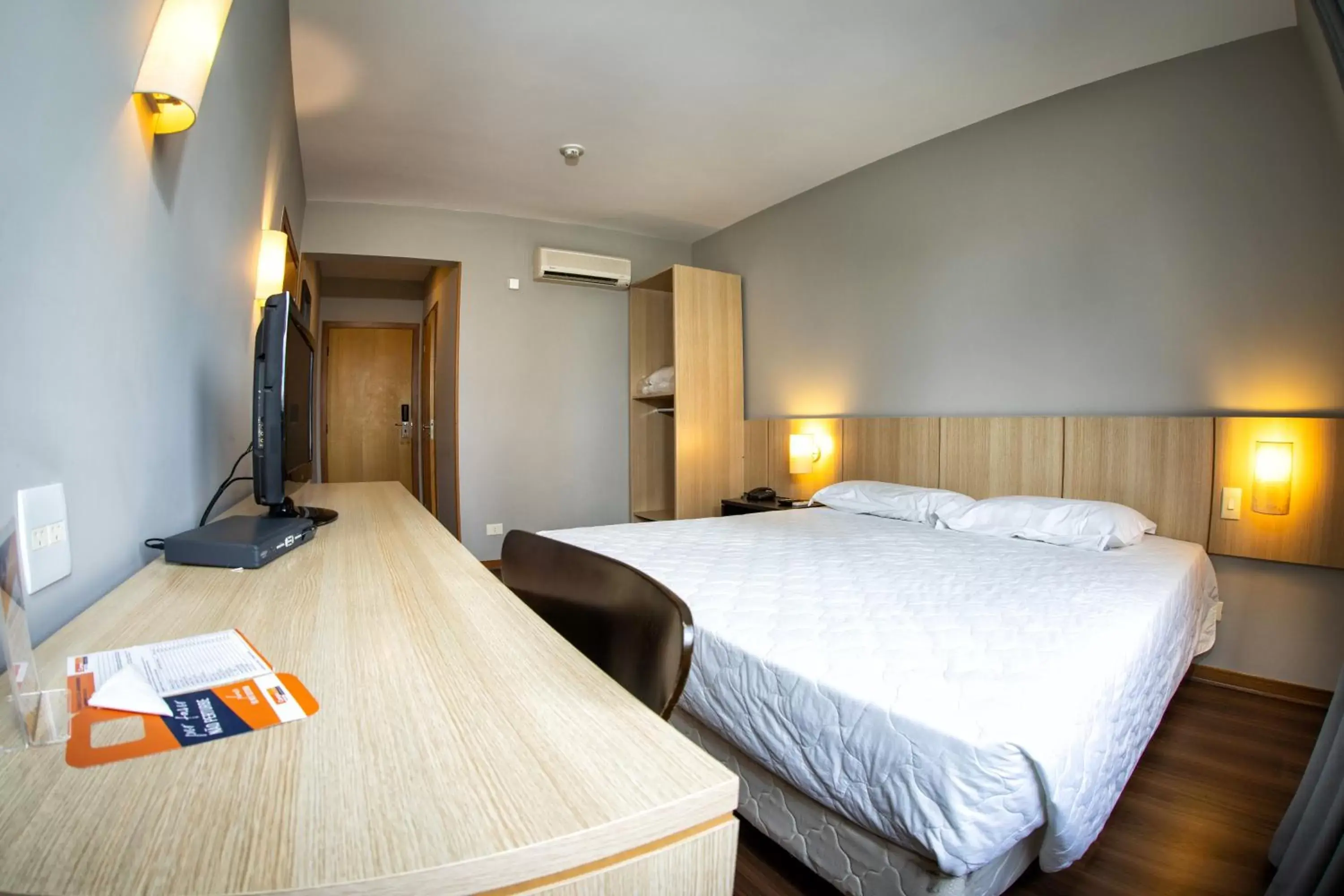 Bed in Hotel Campo Largo Express Bed in Hotel Campo Largo Express