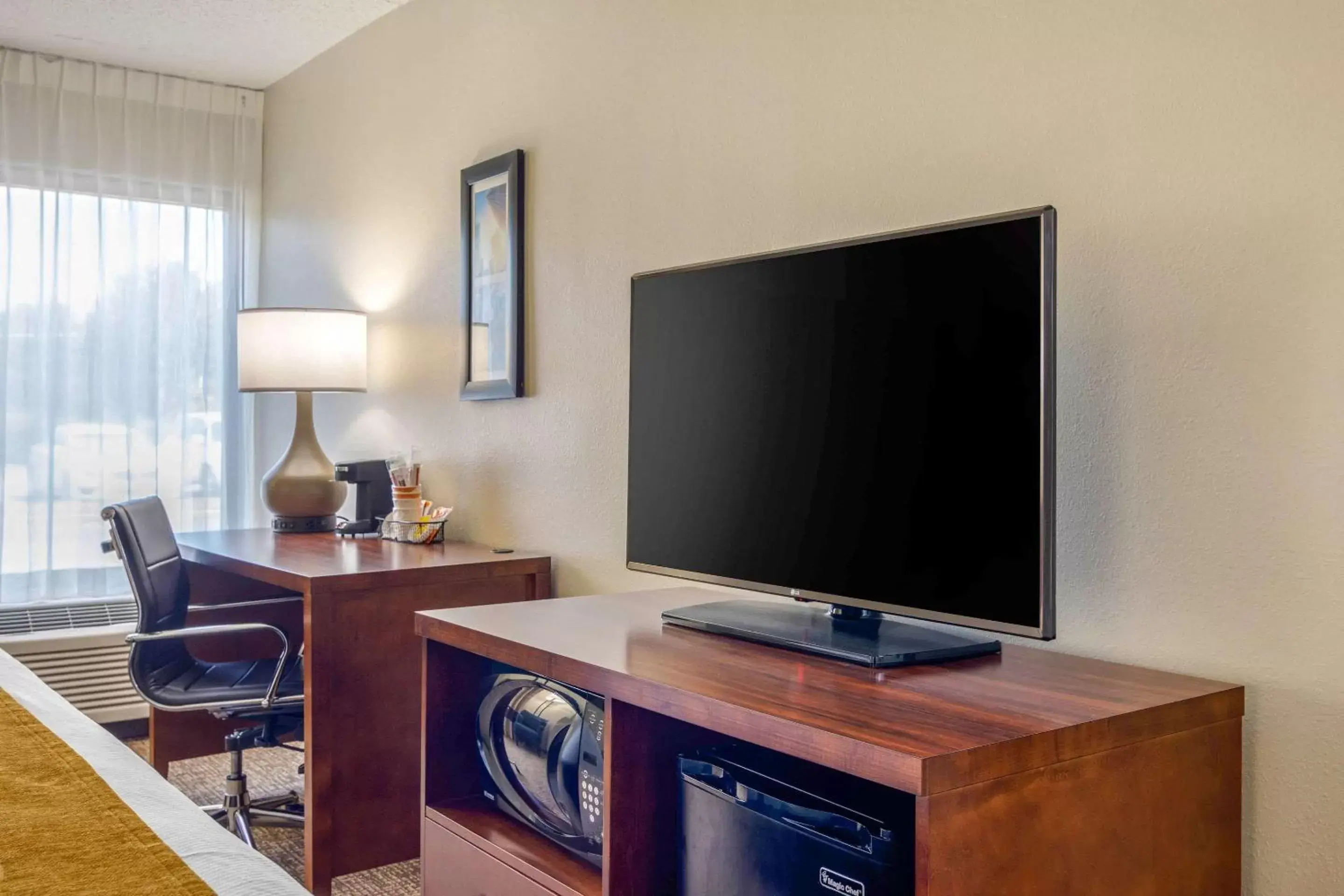 TV and multimedia, TV/Entertainment Center in Comfort Inn Atlanta Airport