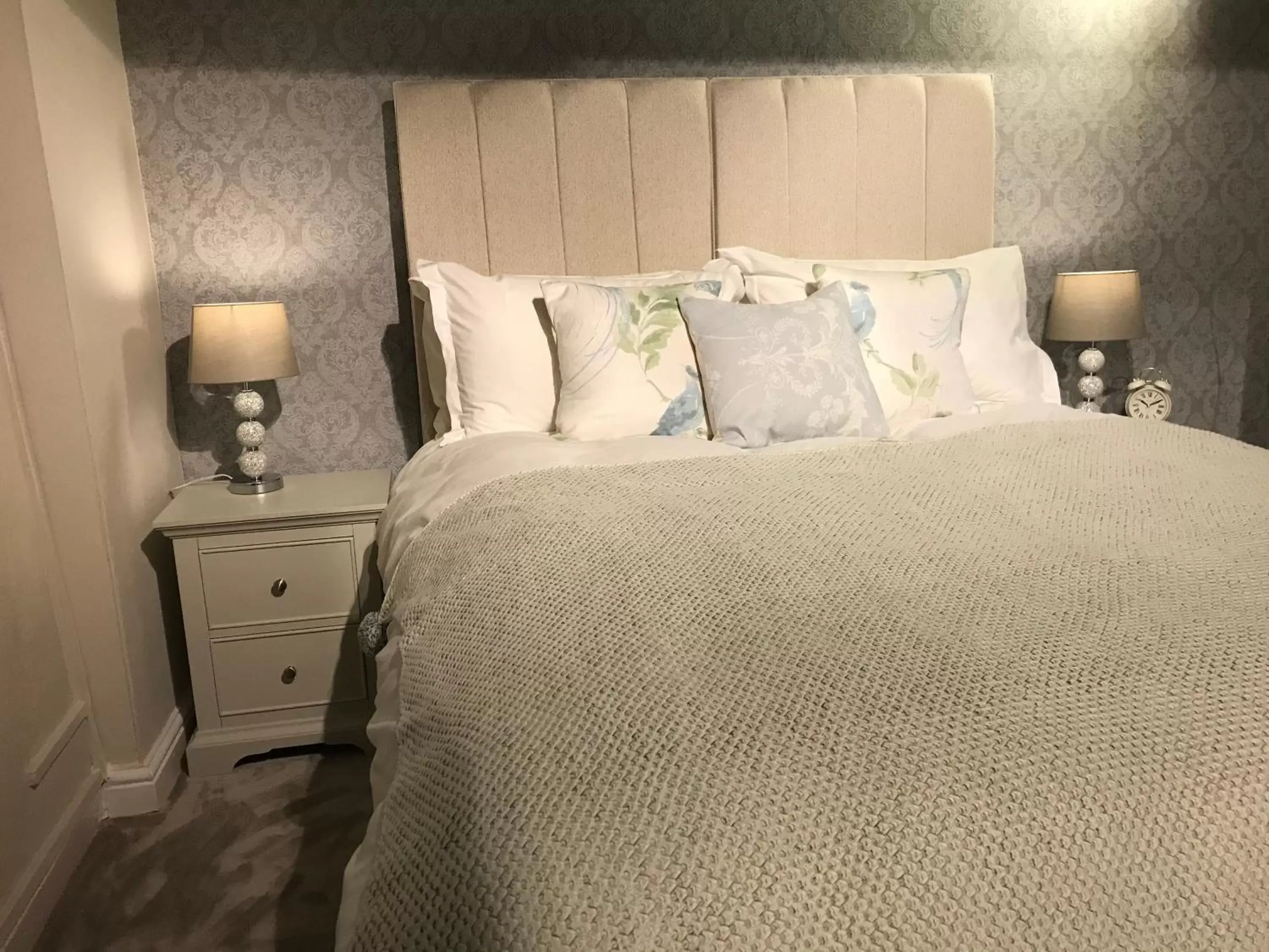 Bedroom, Bed in The White Horse Inn