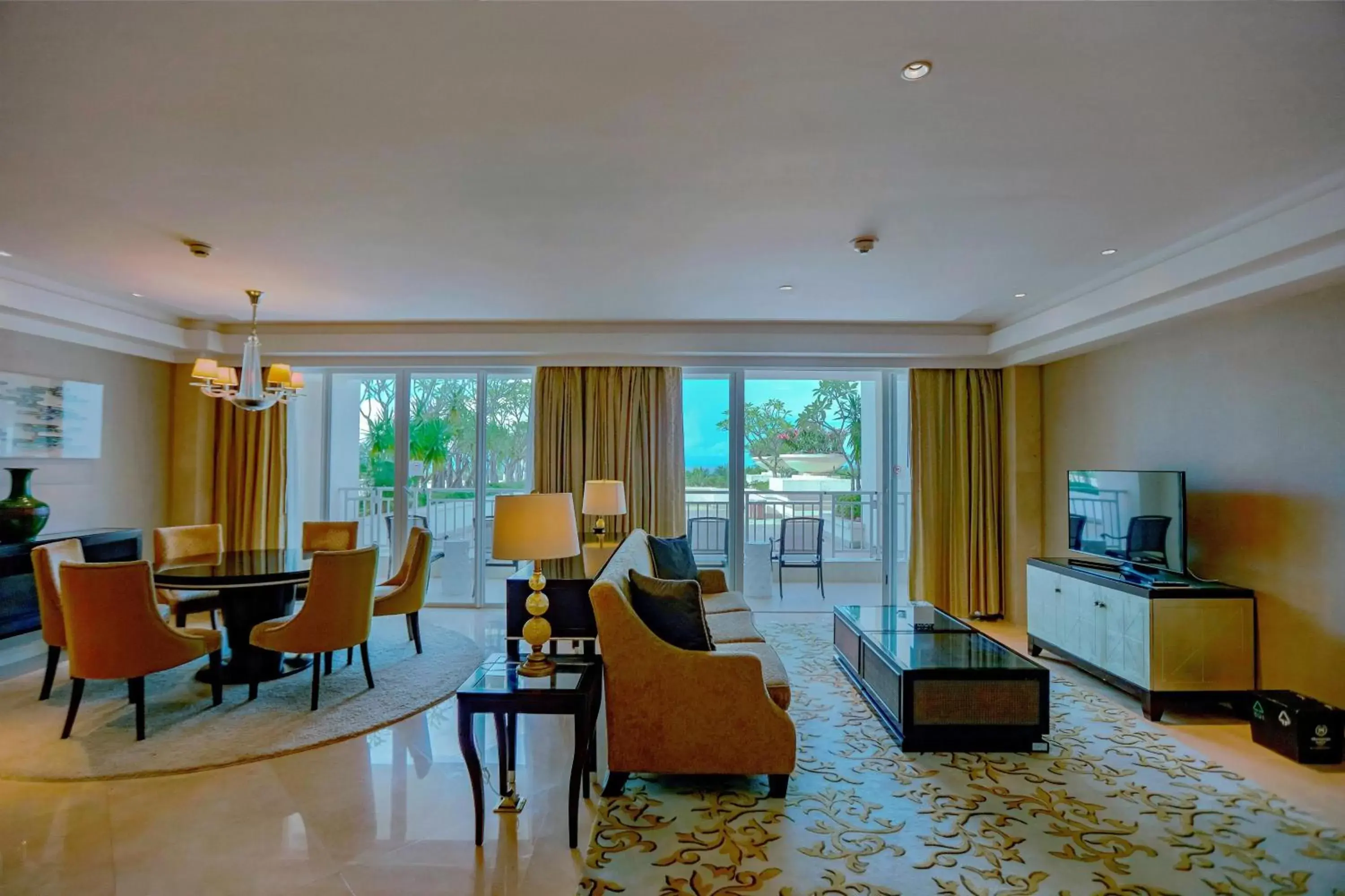 Living room, Seating Area in Sheraton Haikou Hotel