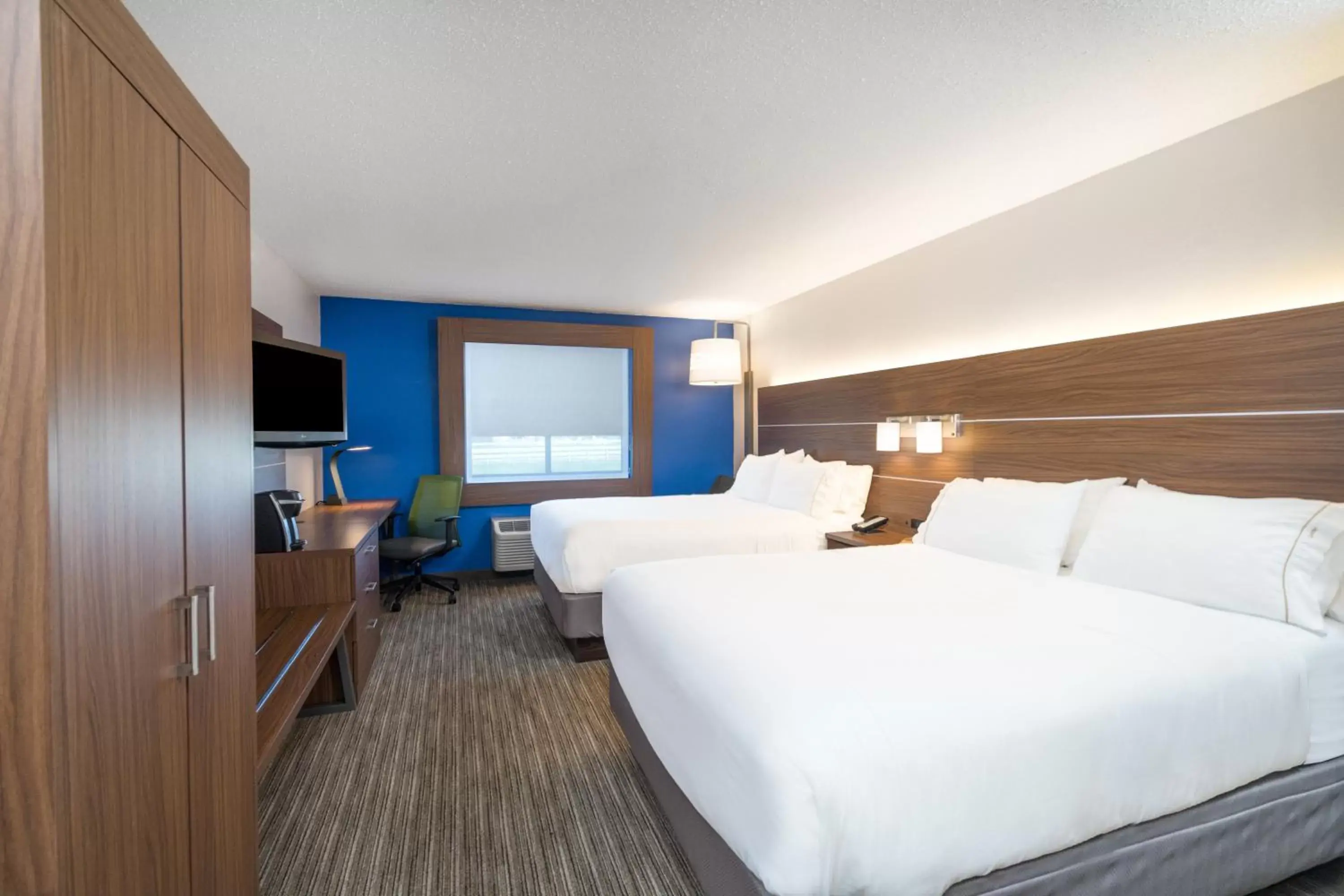 Photo of the whole room in Holiday Inn Express Hotel Howe / Sturgis, an IHG Hotel