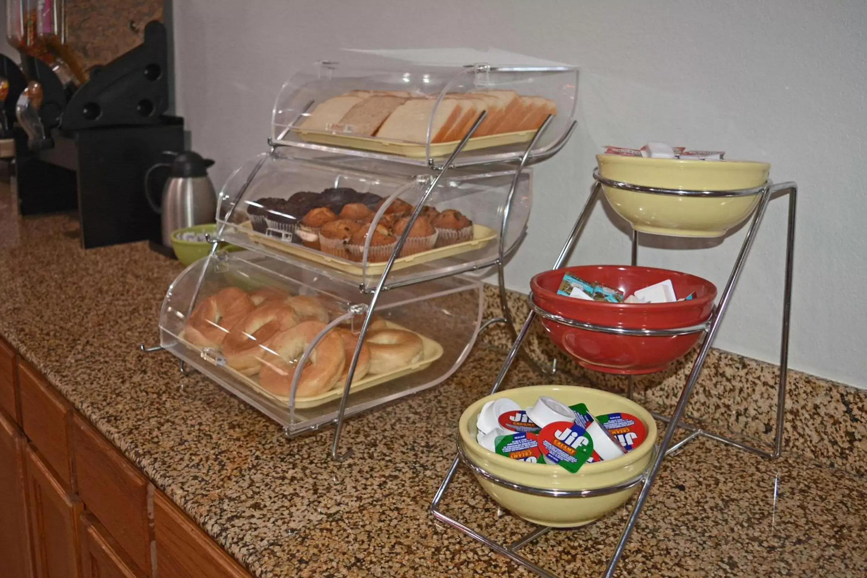 Breakfast, Food in Quality Inn & Suites East Syracuse - Carrier Circle