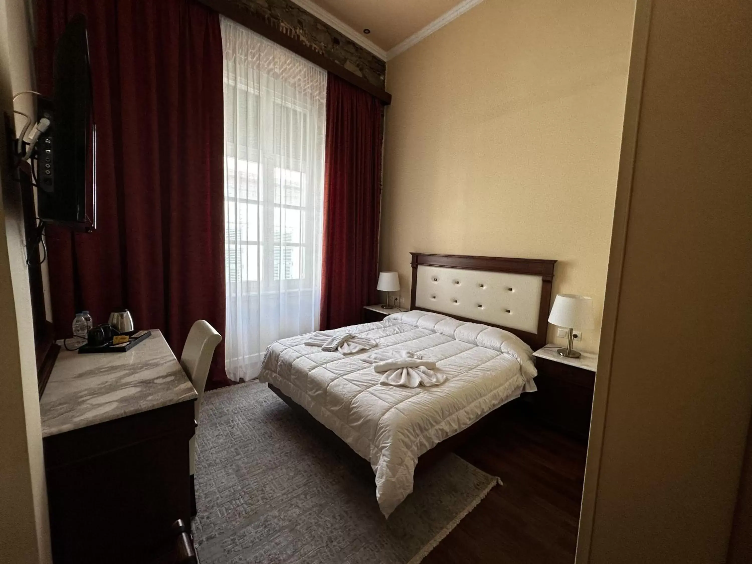 Bed in Hotel Aktaion Syros