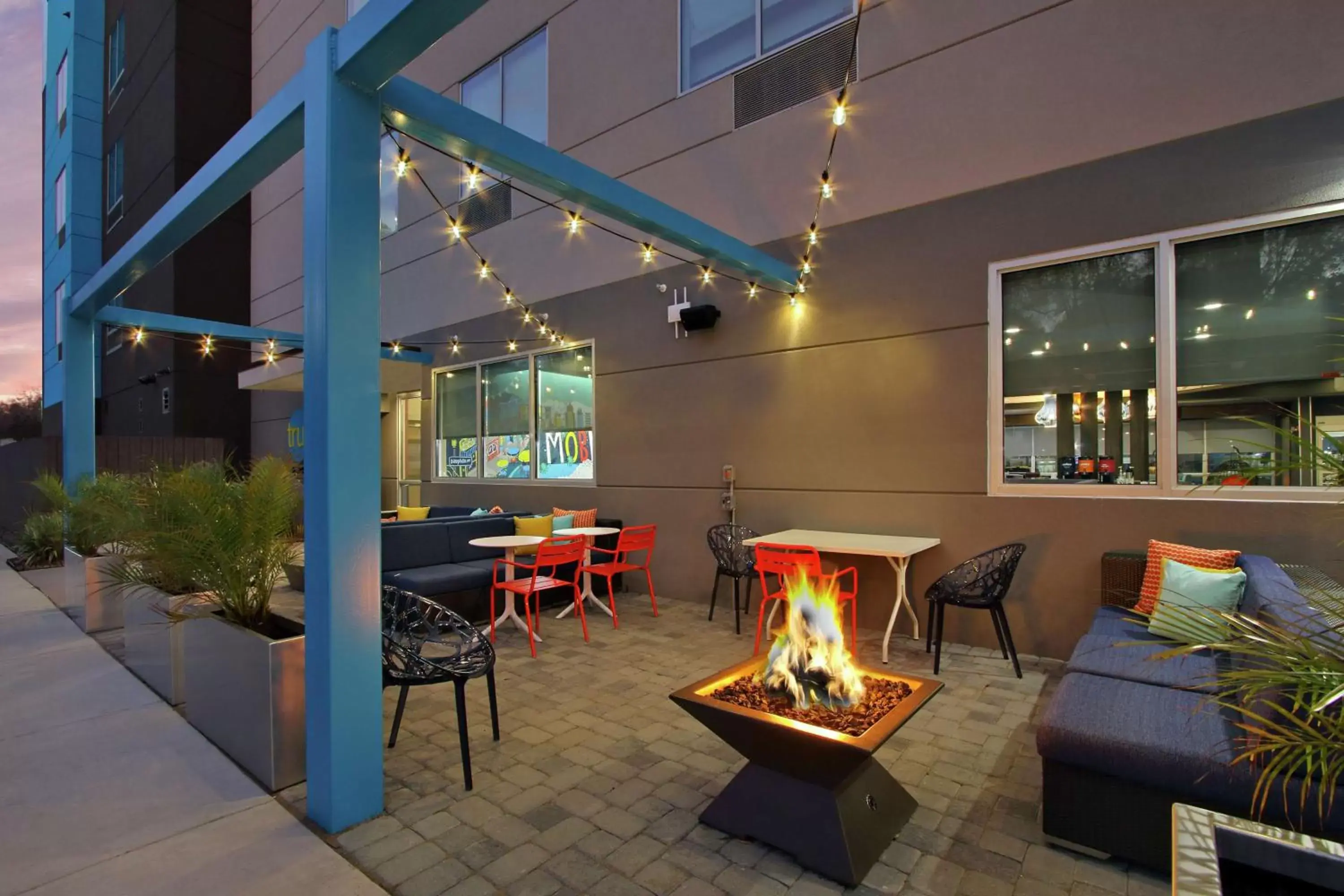 Patio, Restaurant/Places to Eat in Tru By Hilton Waco South