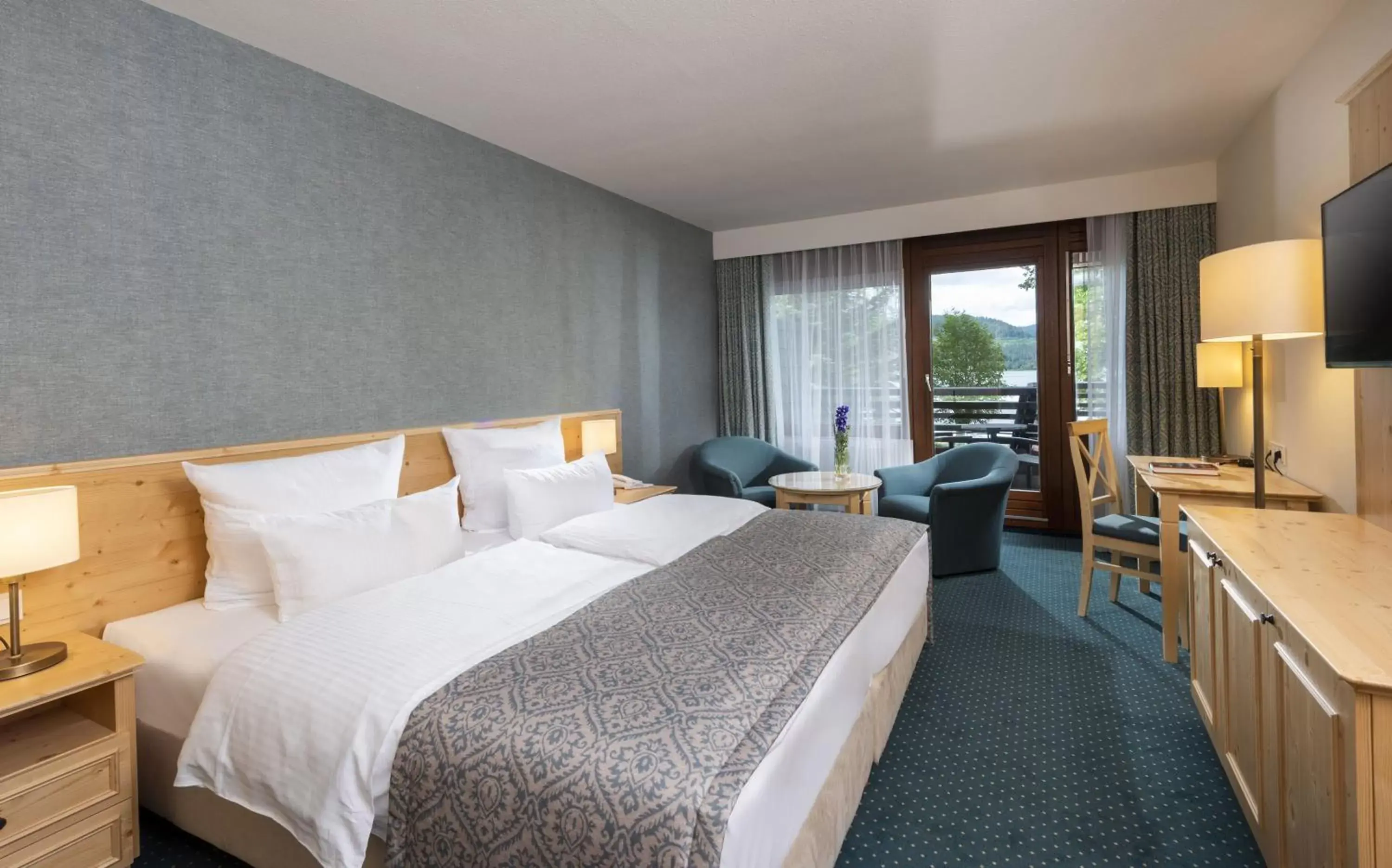 Bed in Maritim Titisee Hotel