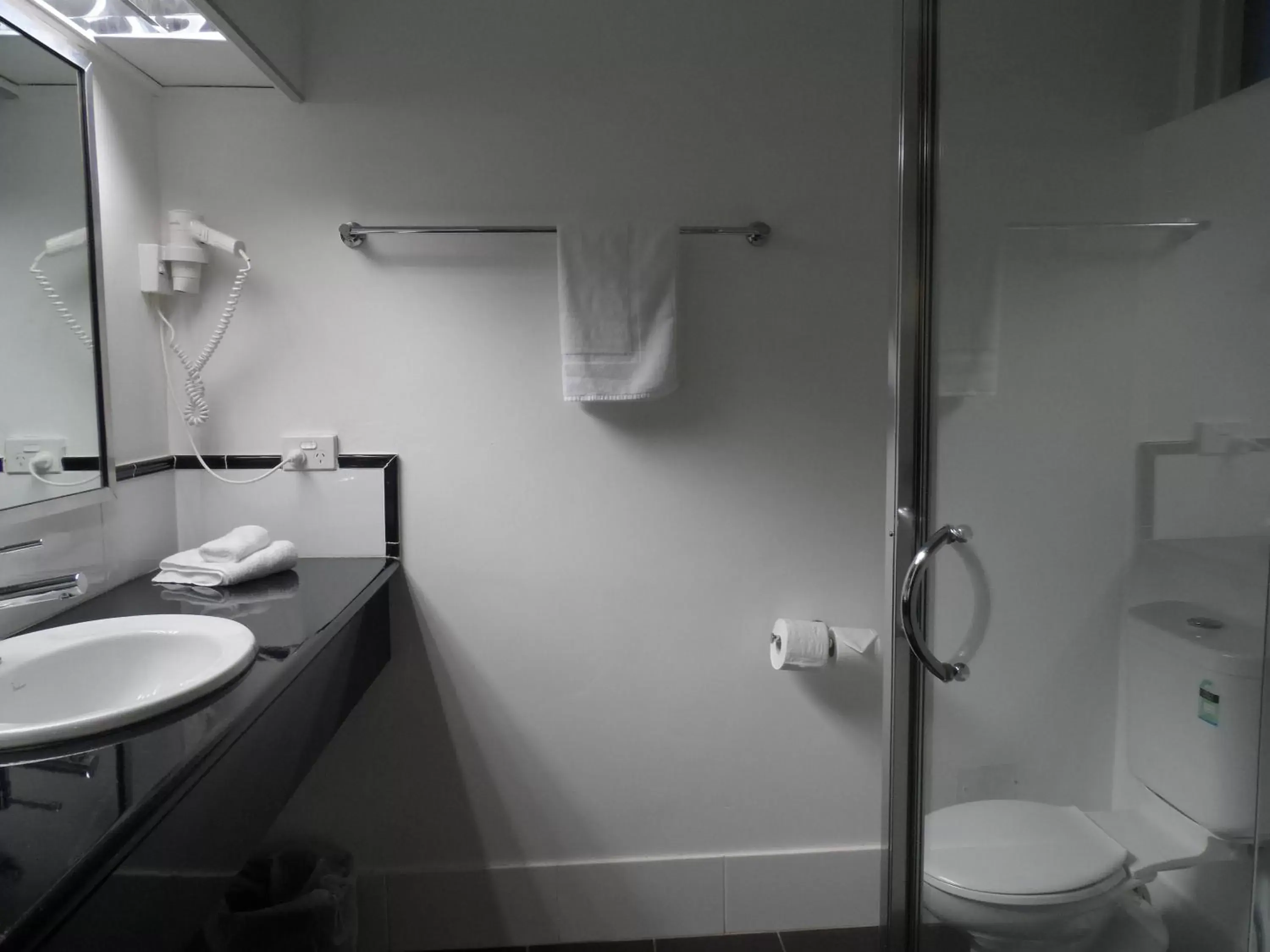 Bathroom in Commodore Regent