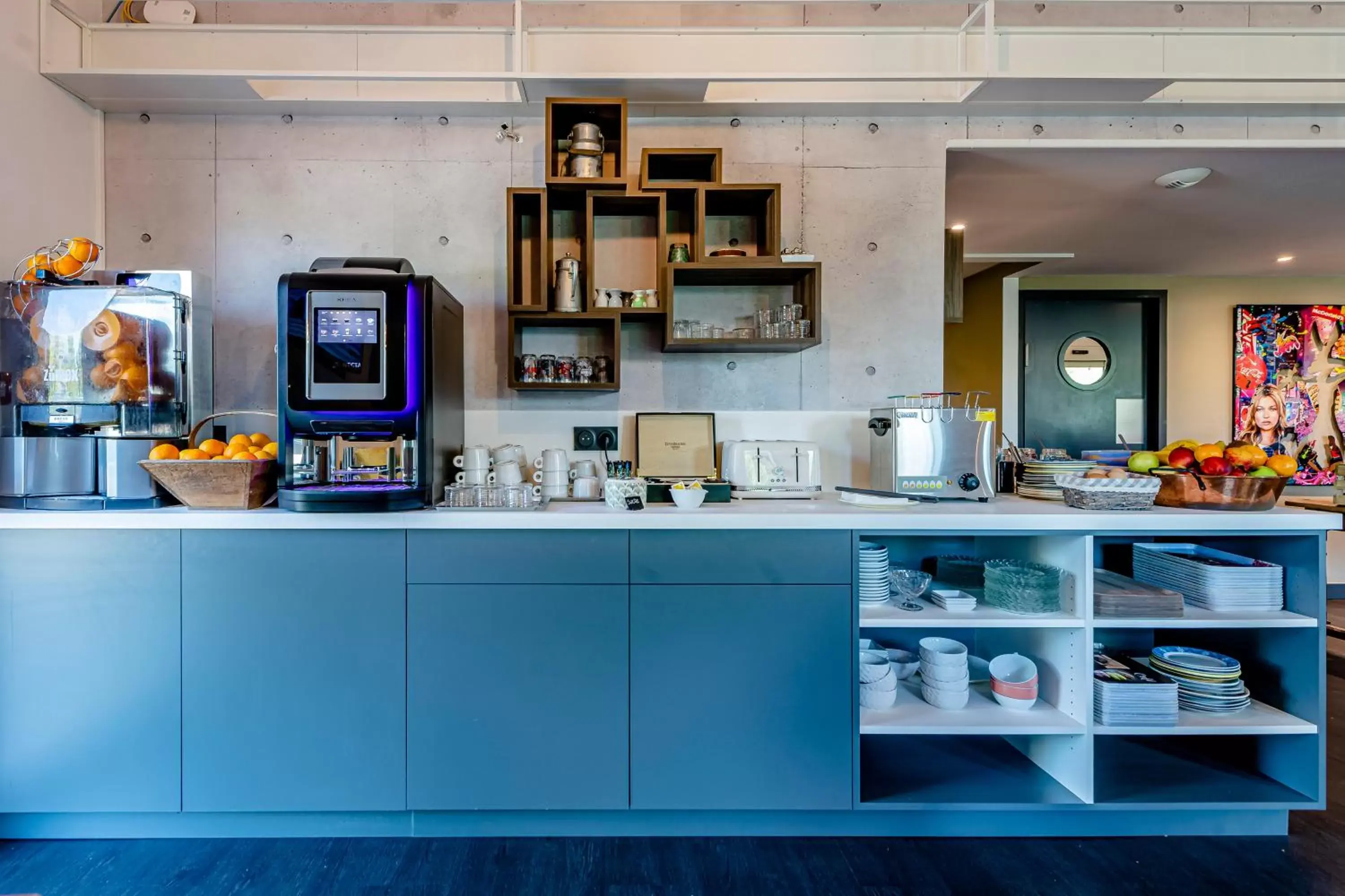 Buffet breakfast, Kitchen/Kitchenette in Greet Hotel Bordeaux Floirac Arena