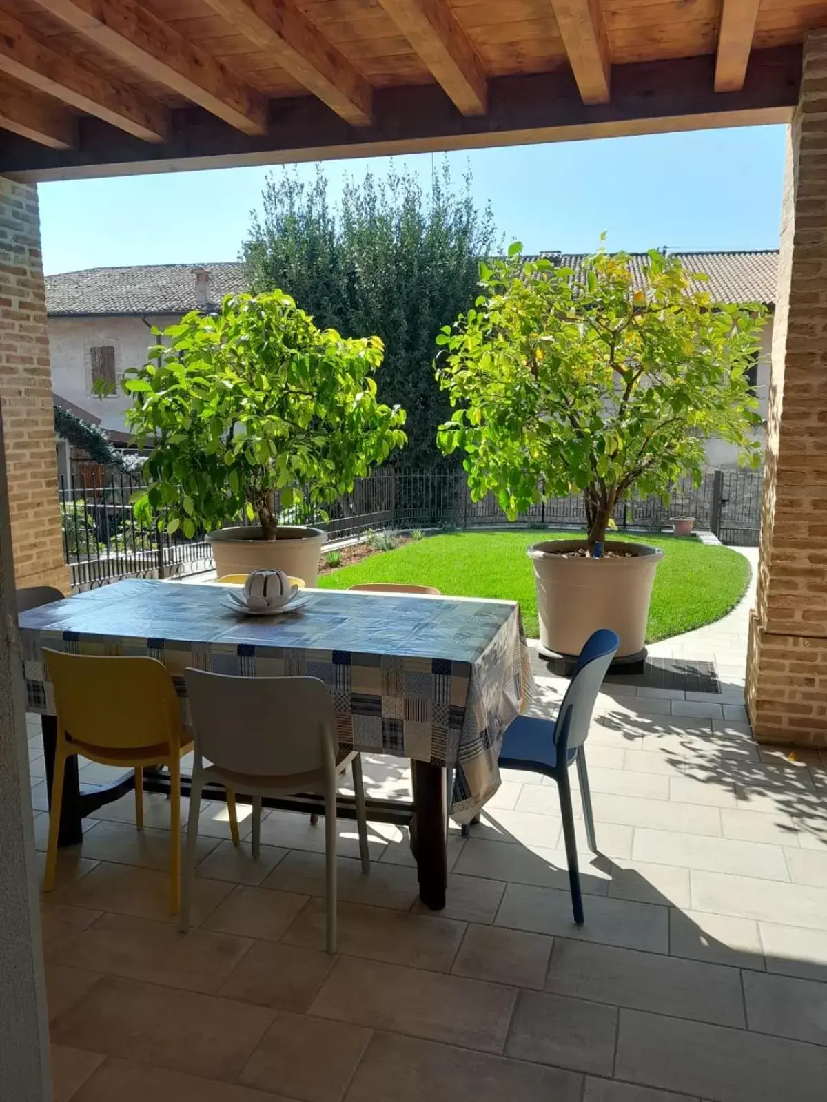 Inner courtyard view in B&B LA VALLUNA