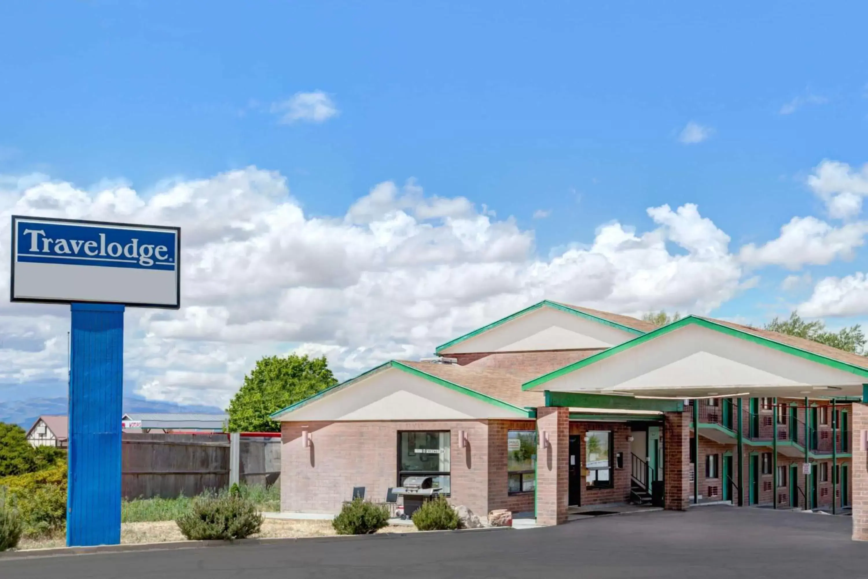 Property building in Travelodge by Wyndham Cedar City Property building in Travelodge by Wyndham Cedar City