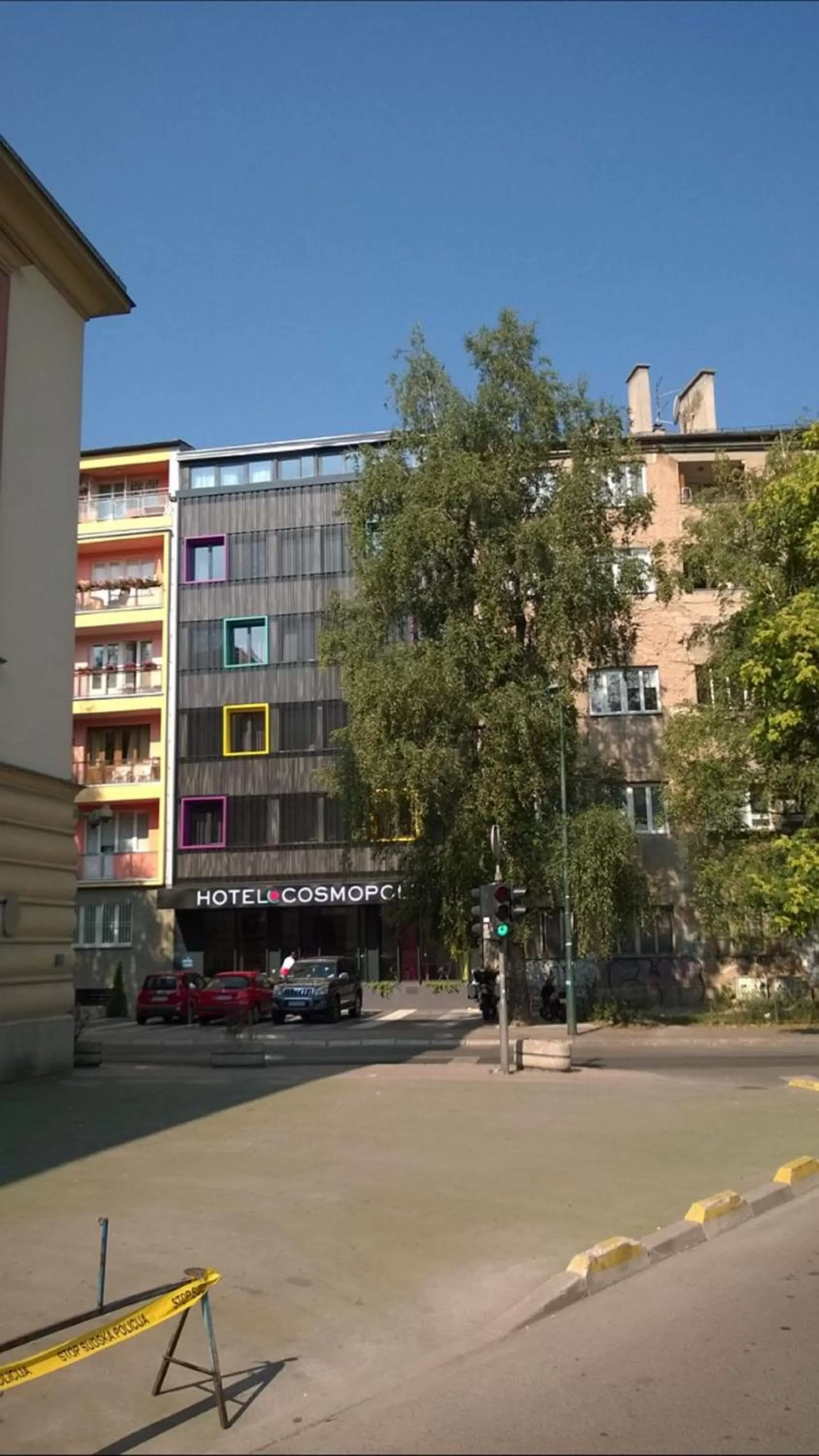 Restaurant/places to eat in Hotel Cosmopolit