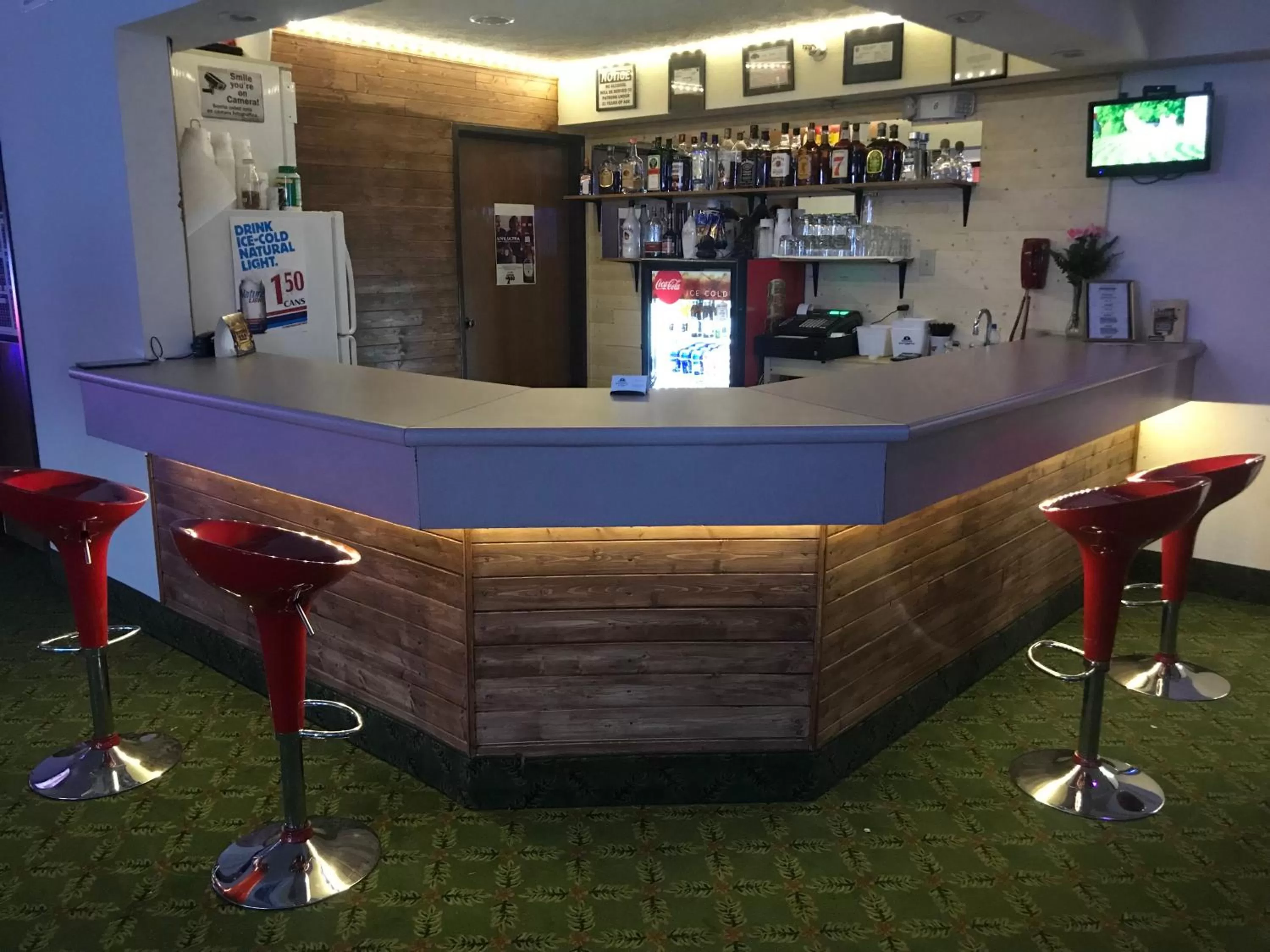 Nightclub / DJ, Lounge/Bar in Americas Best Value Inn Pinckneyville