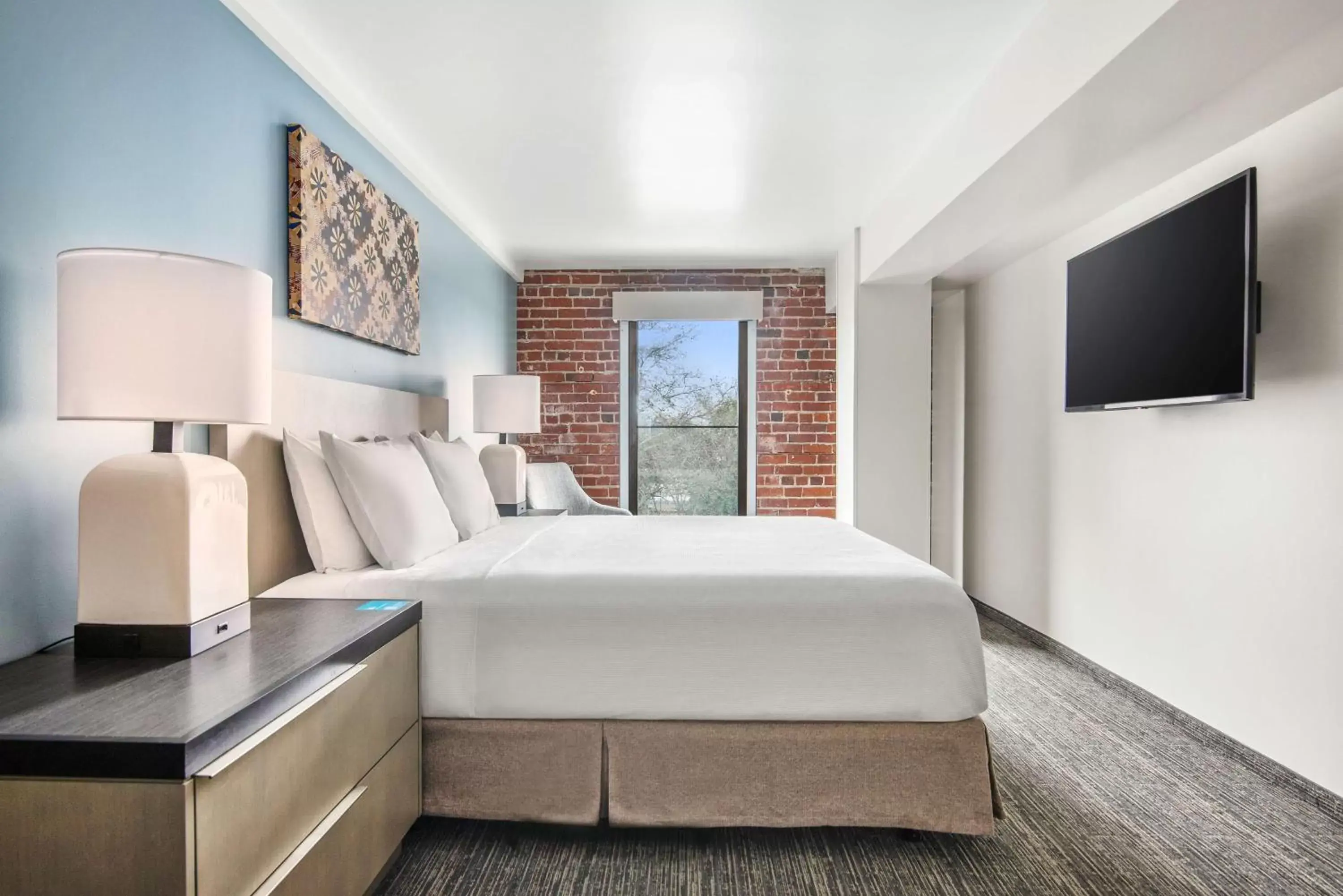 Photo of the whole room, Bed in Hyatt House Sacramento-Midtown