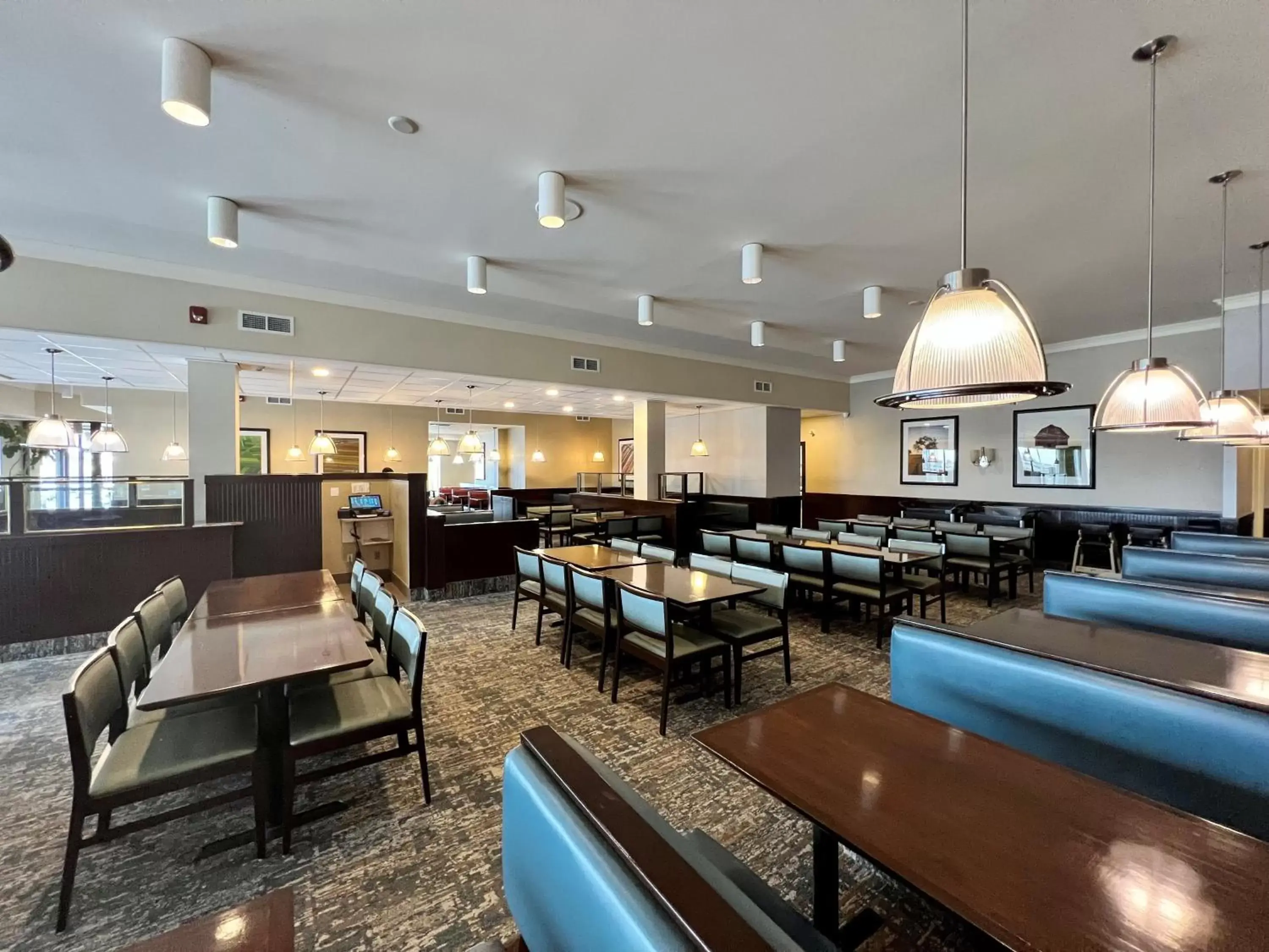 Restaurant/Places to Eat in Holiday Inn Toronto Airport East, an IHG Hotel