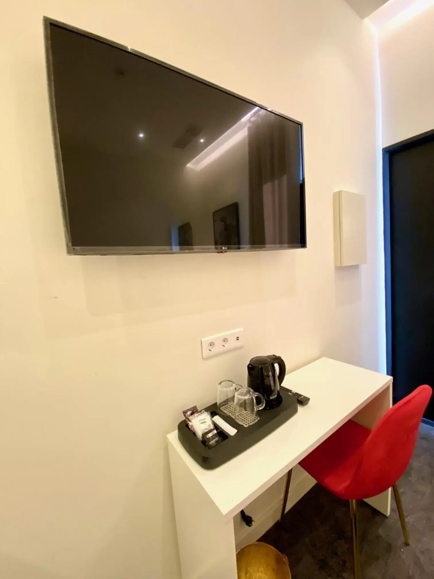 TV/Entertainment Center in Lisbon City Hollywood Hotel by City Hotels