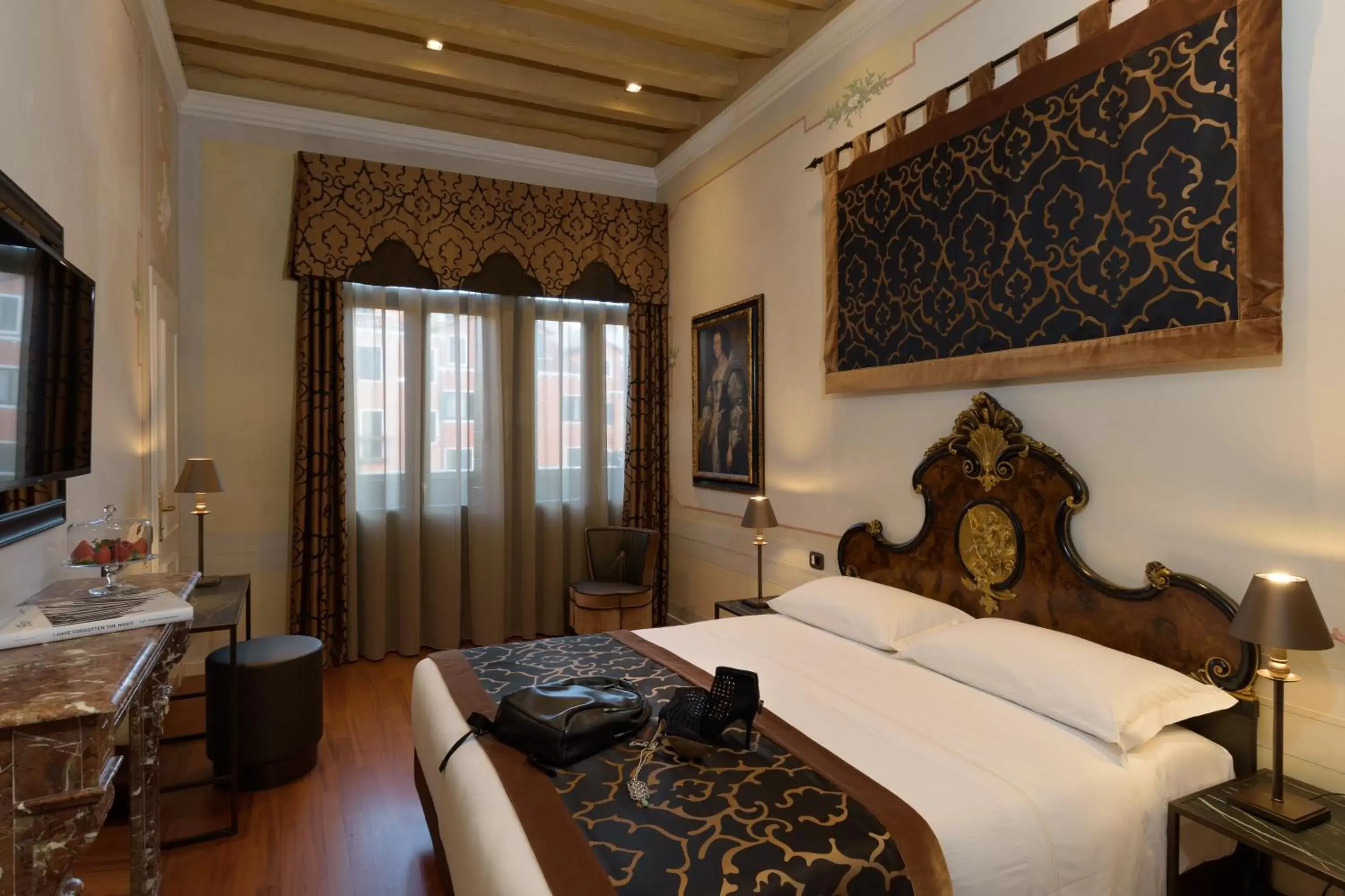 Photo of the whole room, Bed in UNAHOTELS Ala Venezia-Adults 16