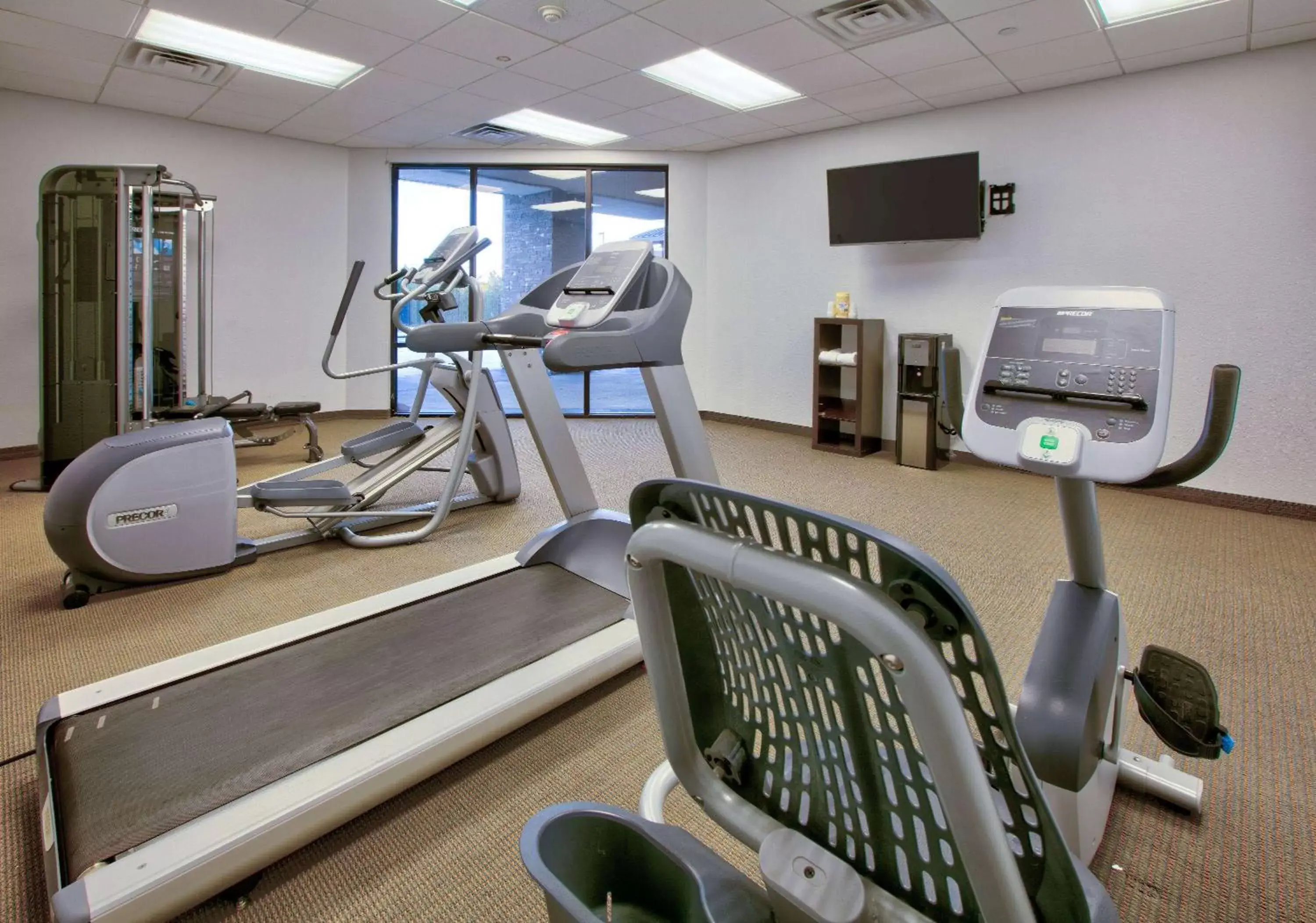 Fitness centre/facilities, Fitness Center/Facilities in La Quinta Inn & Suites by Wyndham Lubbock Southwest