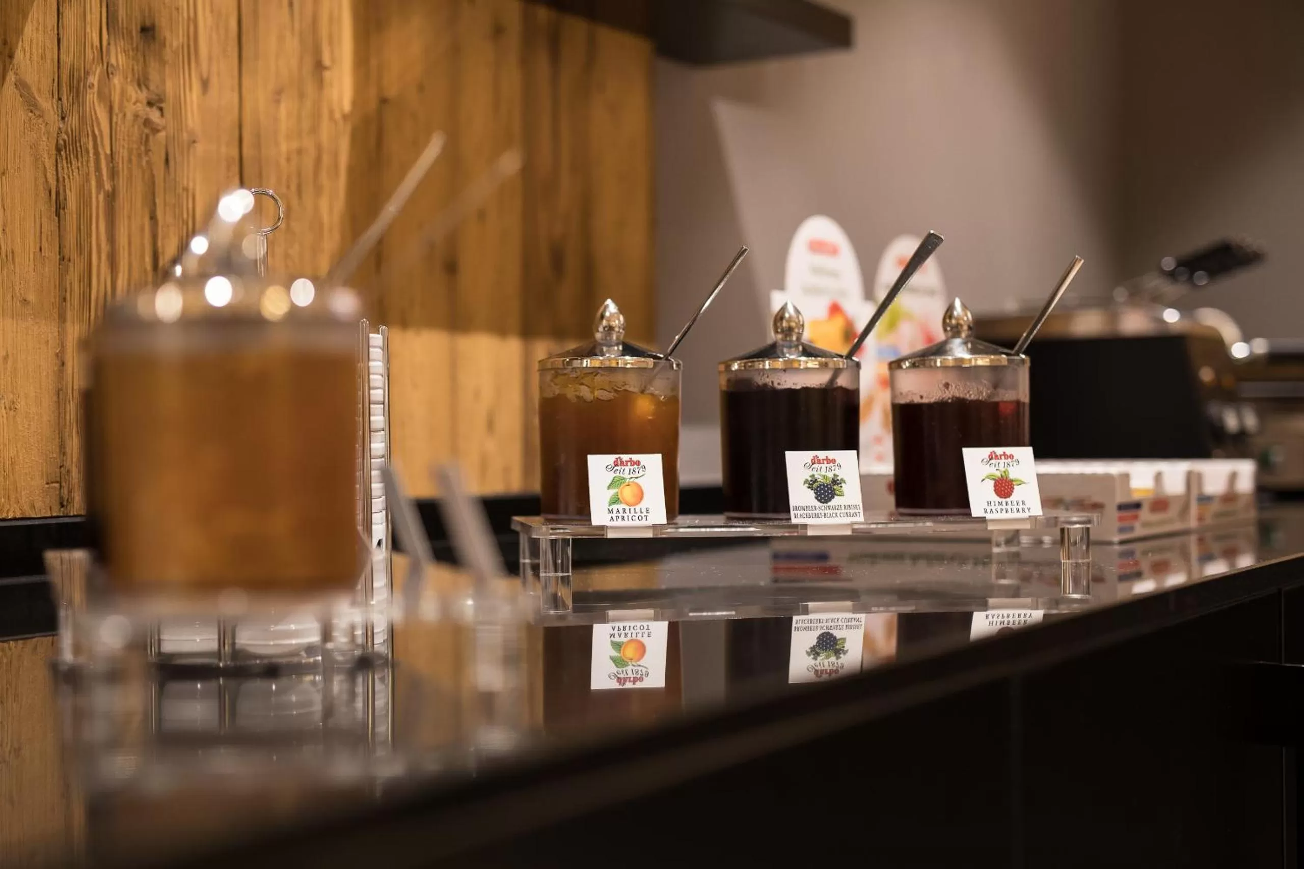 Buffet breakfast in Alpenhotel Tirolerhof