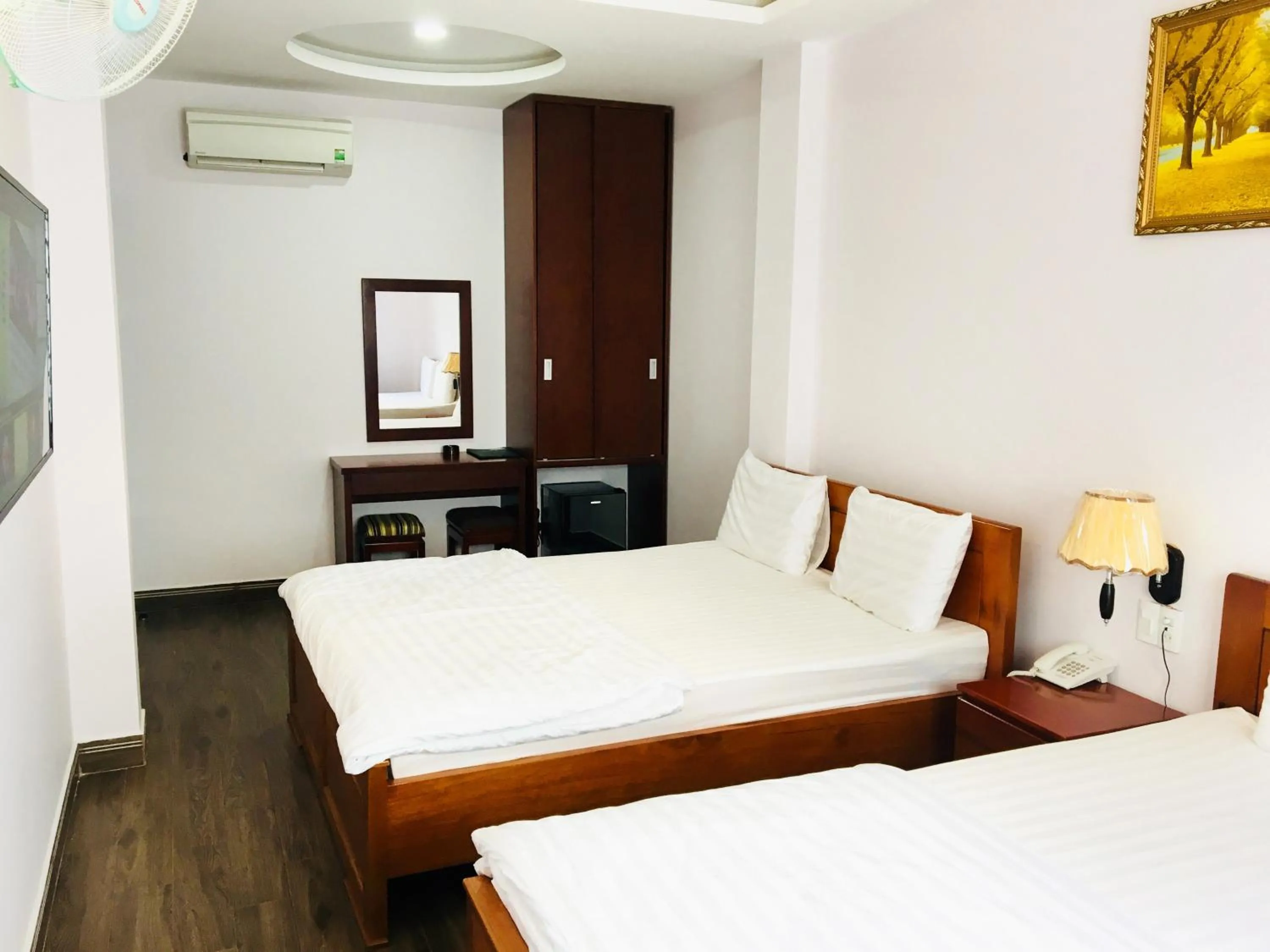 Bed in QUEEN VICTORIA Hotel