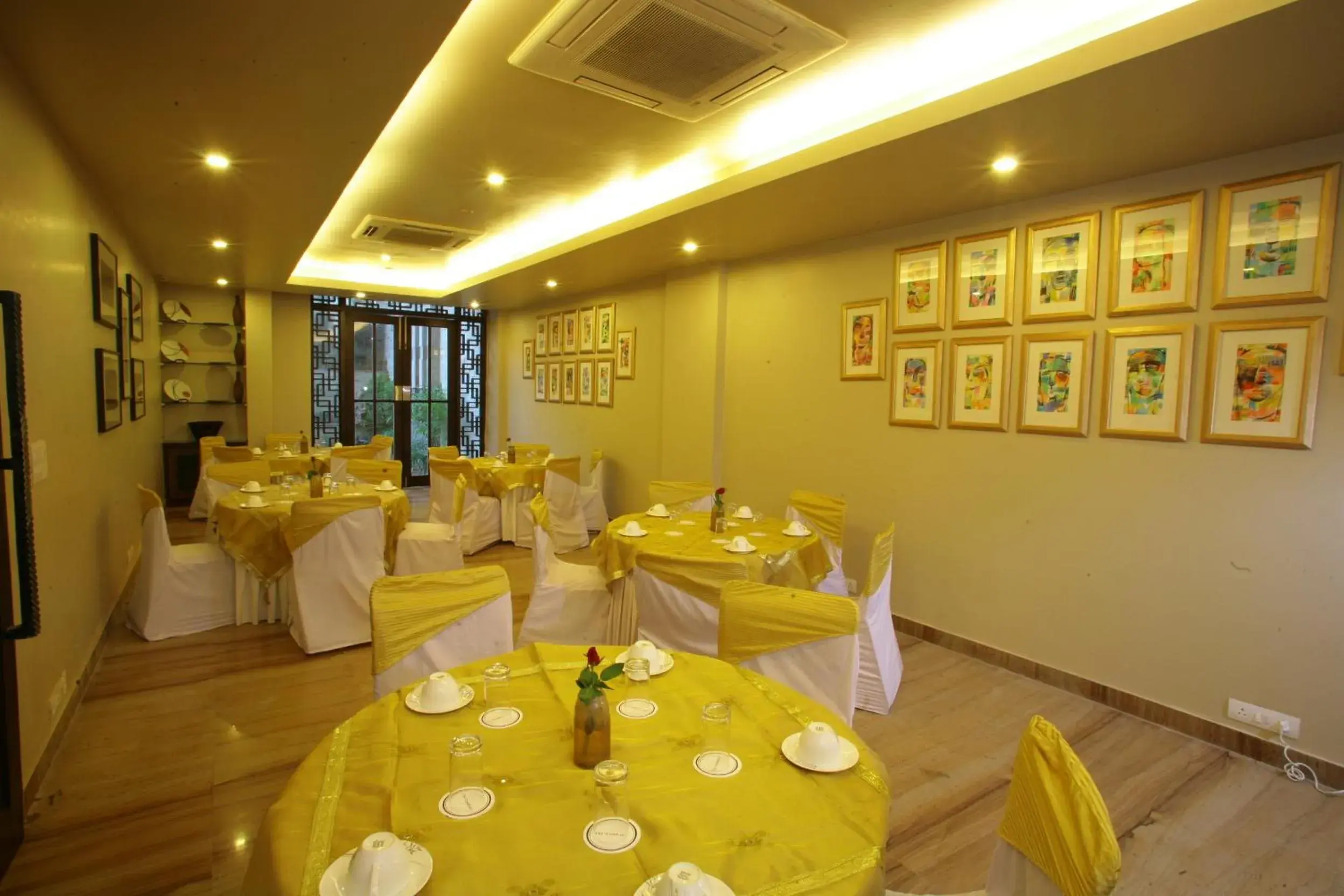 Meeting/conference room, Restaurant/Places to Eat in juSTa Gurgaon