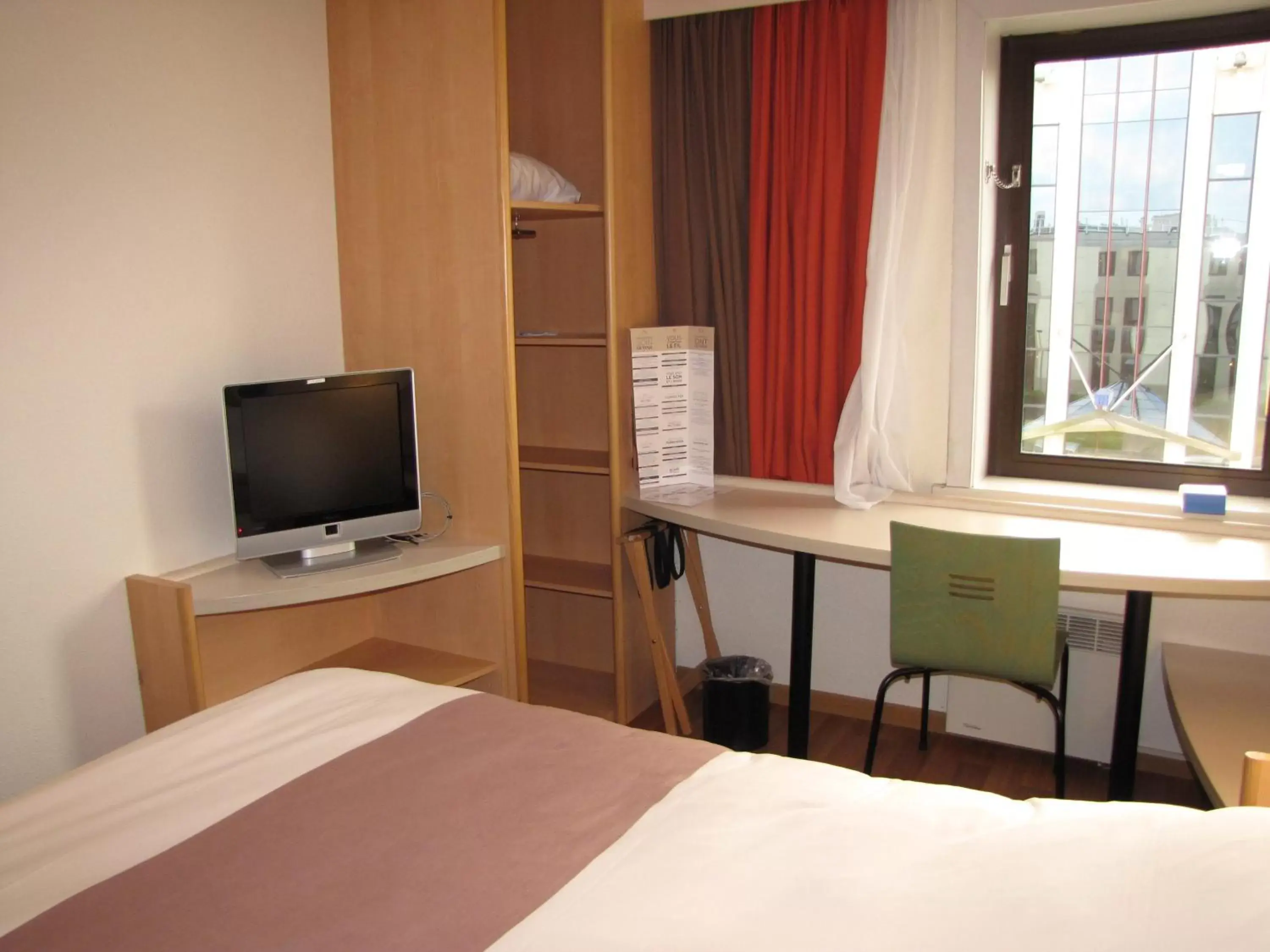 Standard Double Room in ibis Hotel Brussels Airport