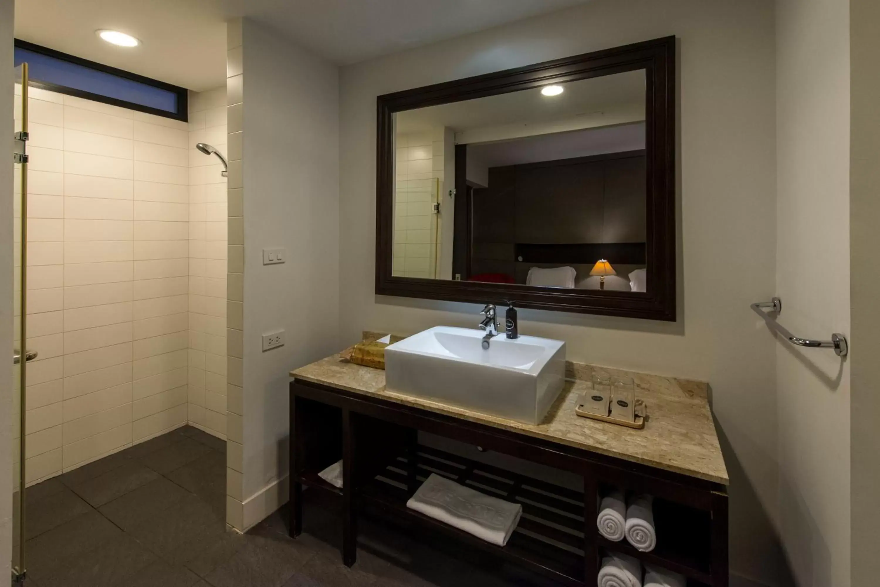 Bathroom in Nanda Heritage Hotel