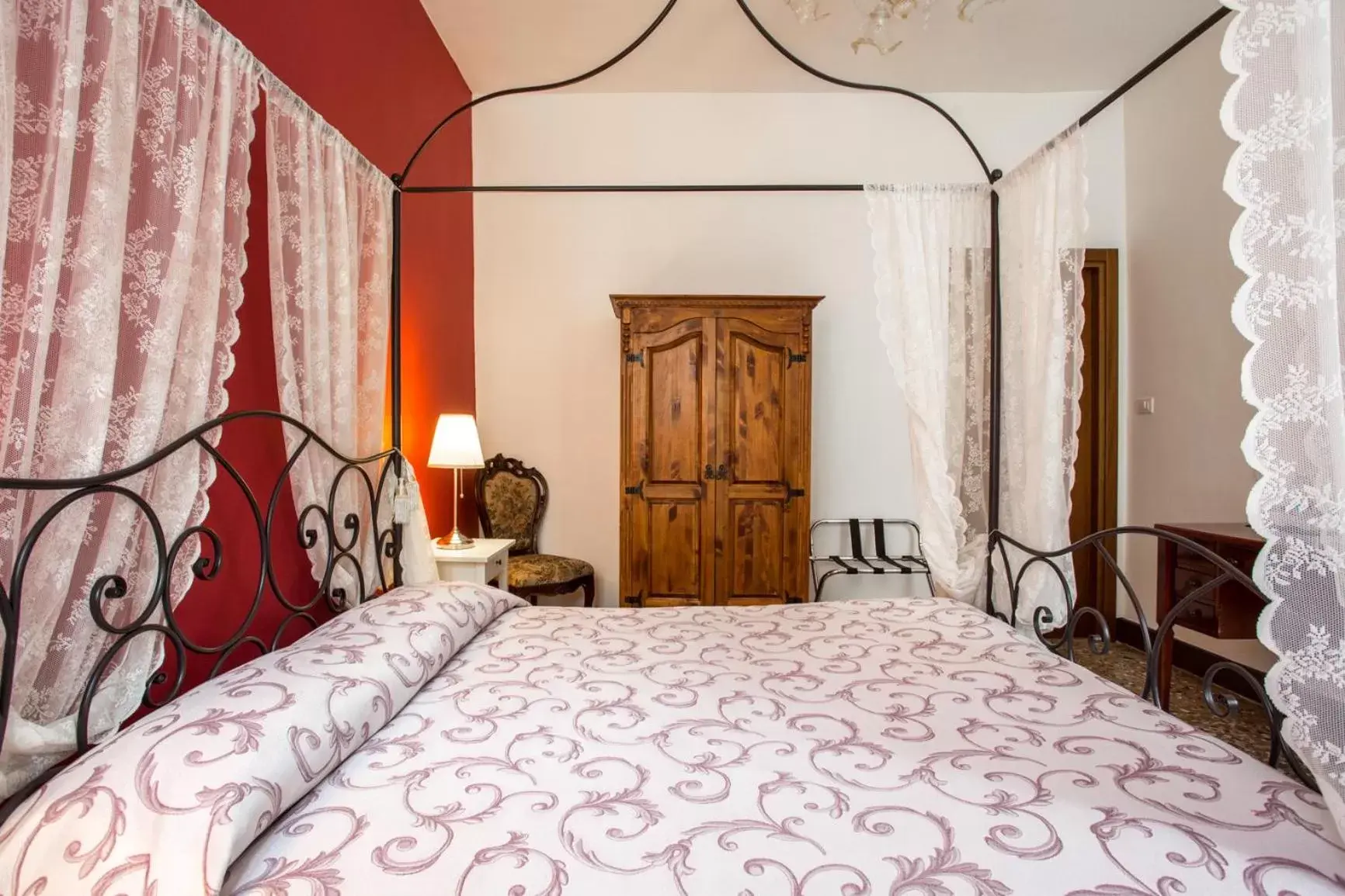 Bed in Ca' Santo Spirito B&B