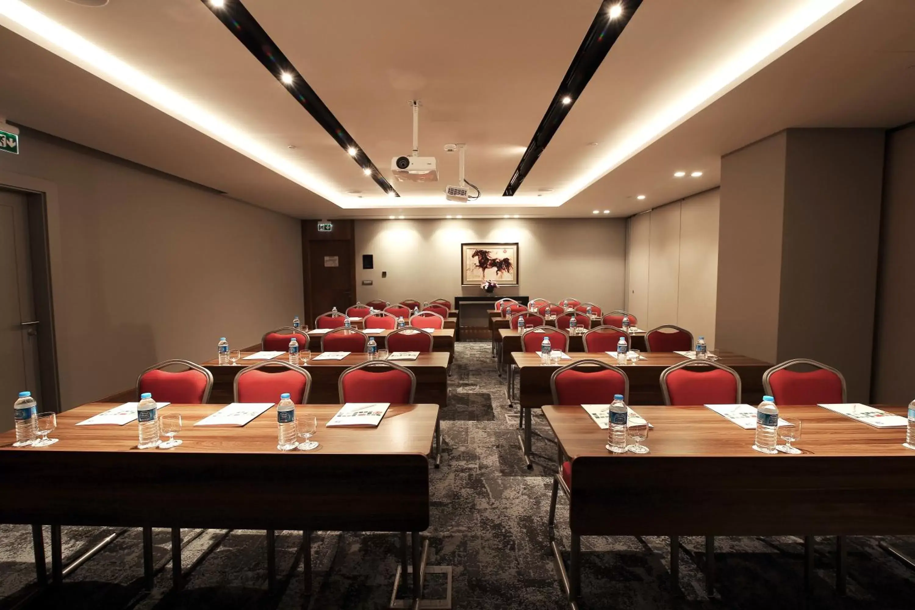 Meeting/conference room in Holiday Inn Bursa - City Centre, an IHG Hotel