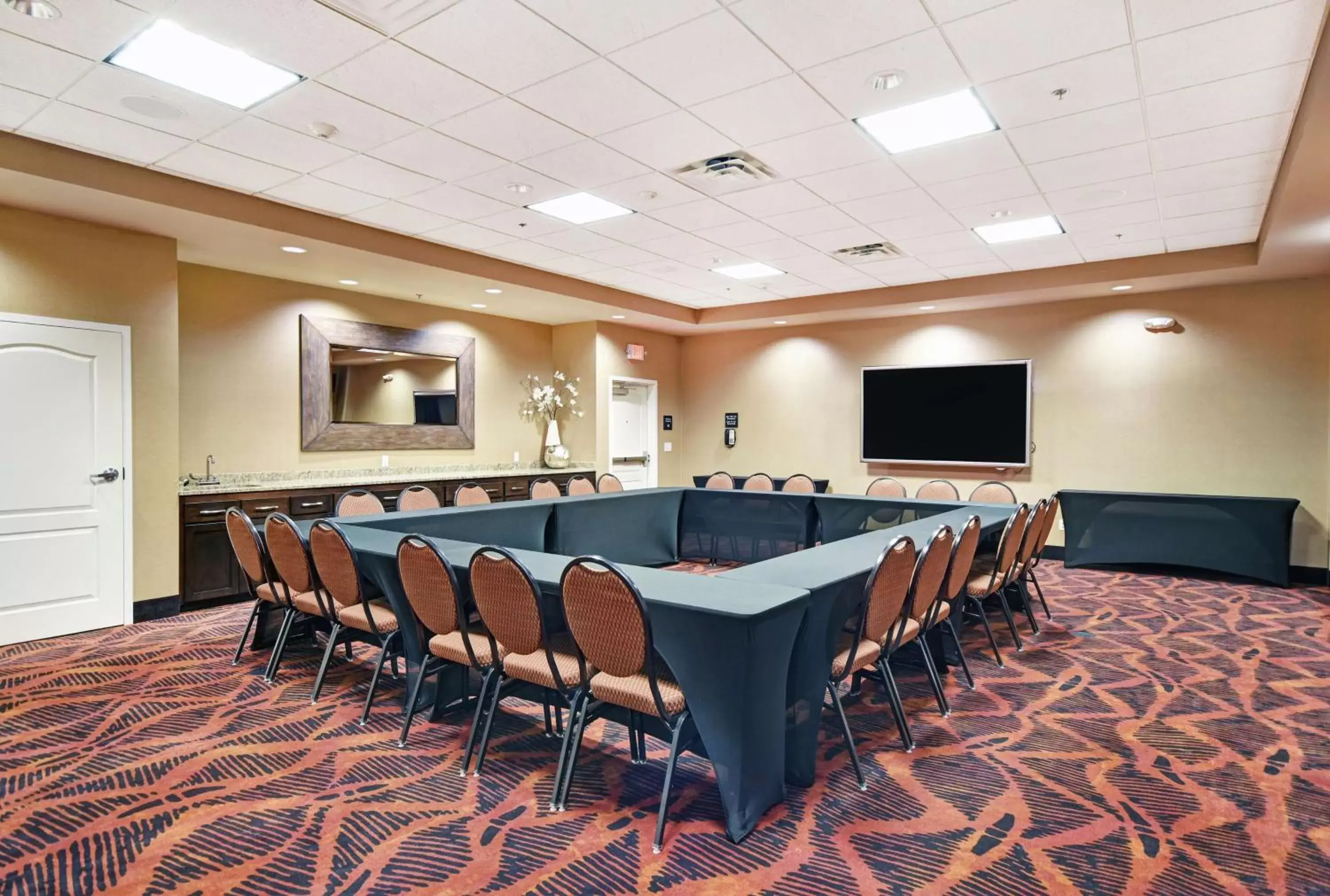 Meeting/conference room in Hampton Inn & Suites Milwaukee/Franklin