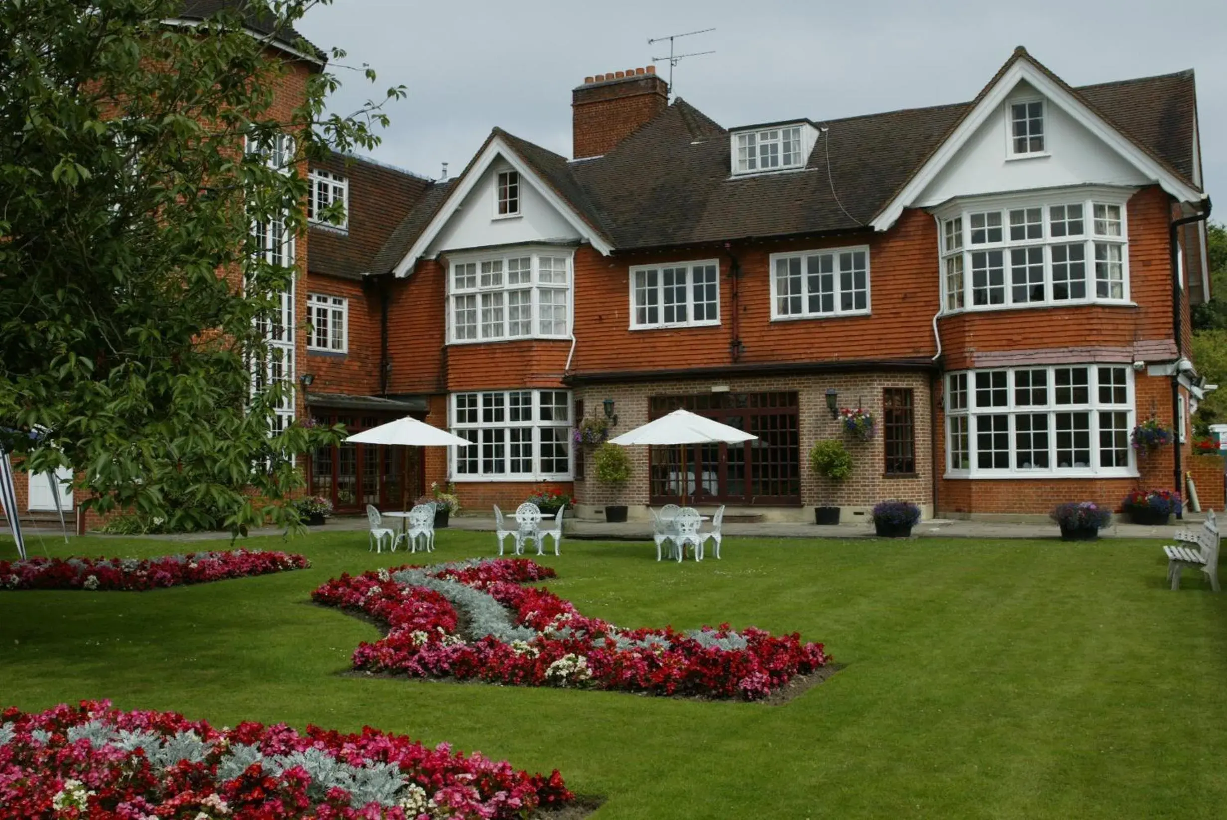 Property Building in Grovefield House Hotel