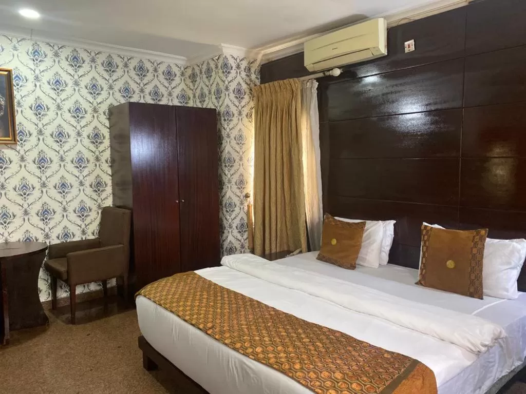 Bed in Galpin Suites