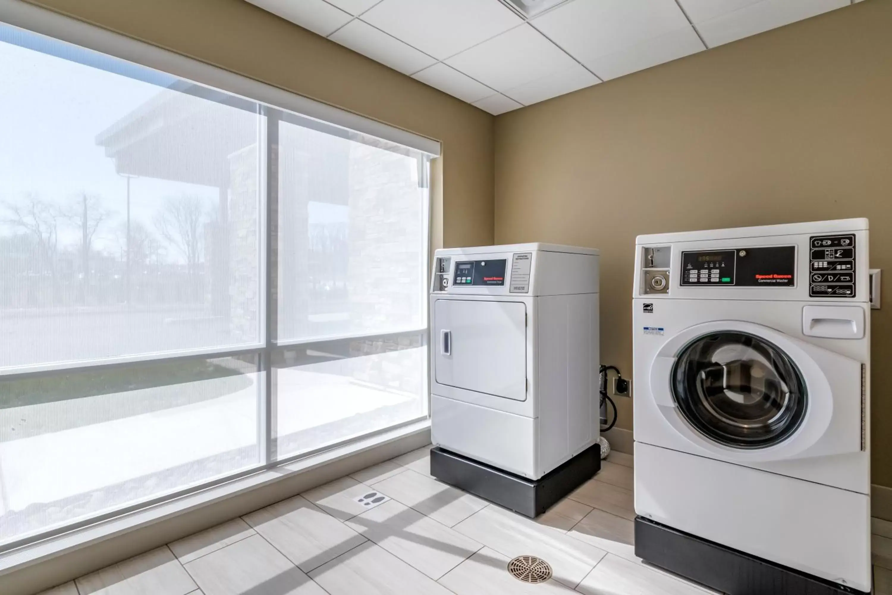 Other, Kitchen/Kitchenette in Holiday Inn Express & Suites - Carlisle Southwest I-81, an IHG Hotel